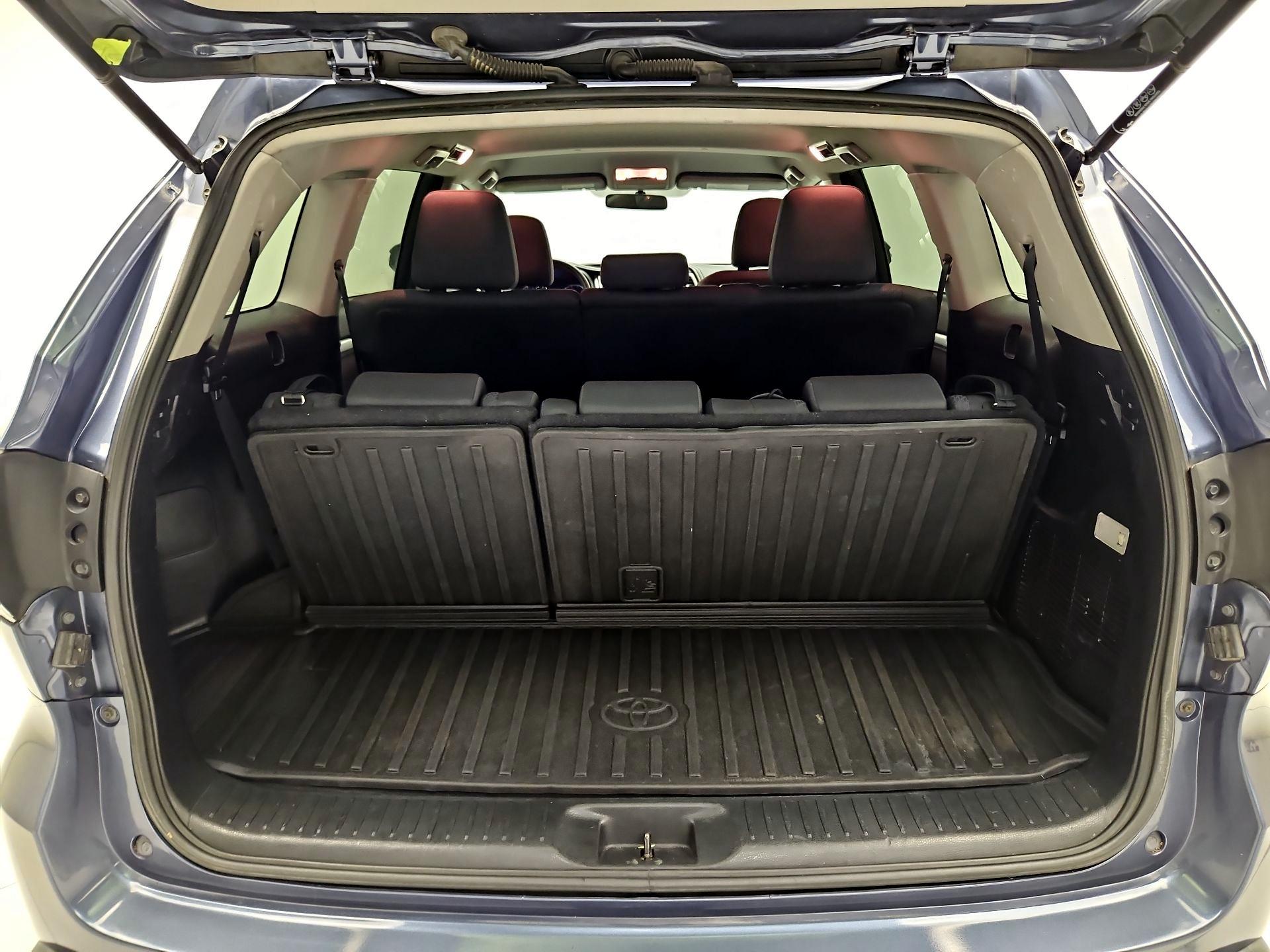 Thumbnail: 2016 Toyota Highlander - 18