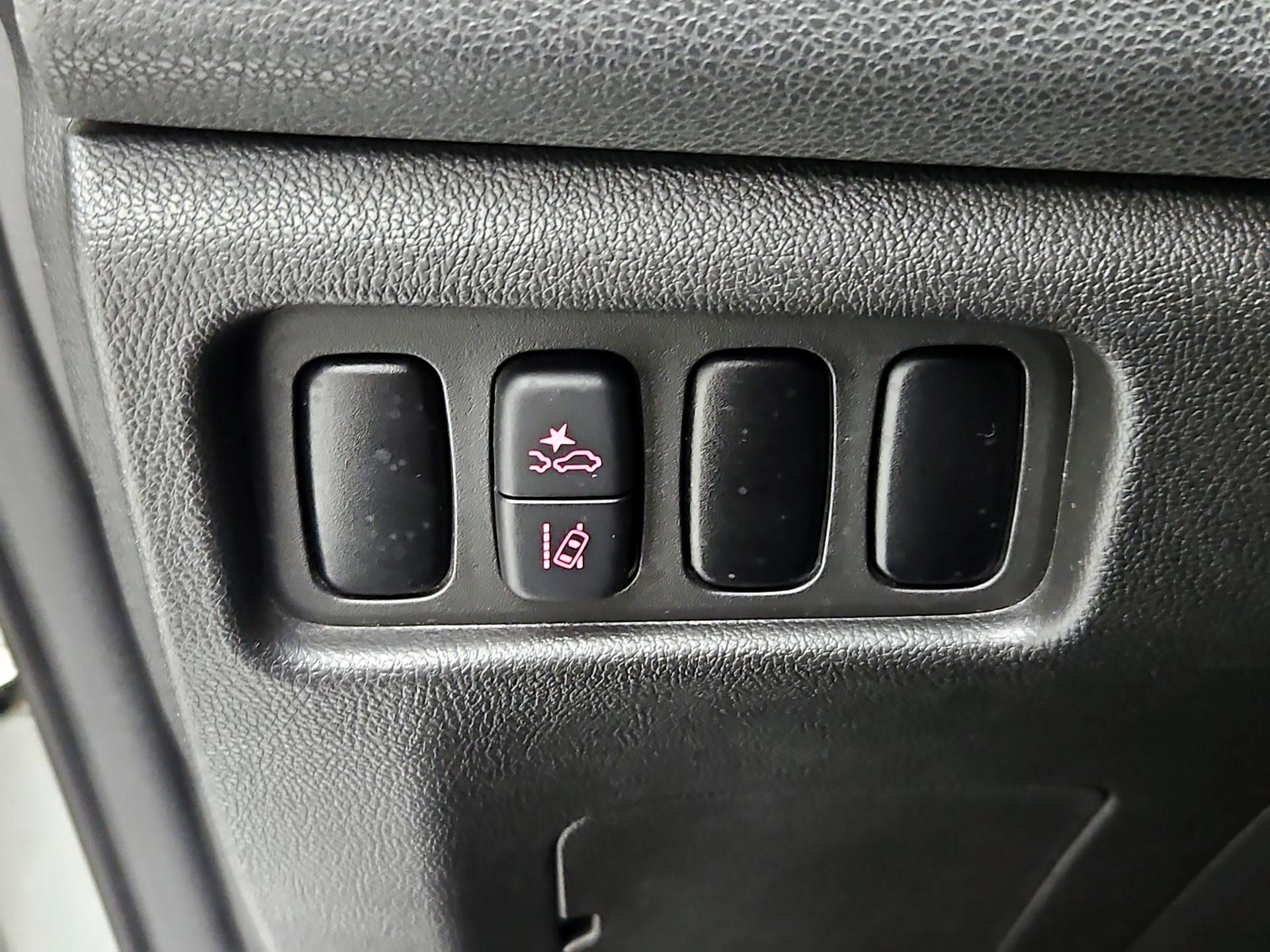 Thumbnail: 2021 Mitsubishi Outlander Sport - 13