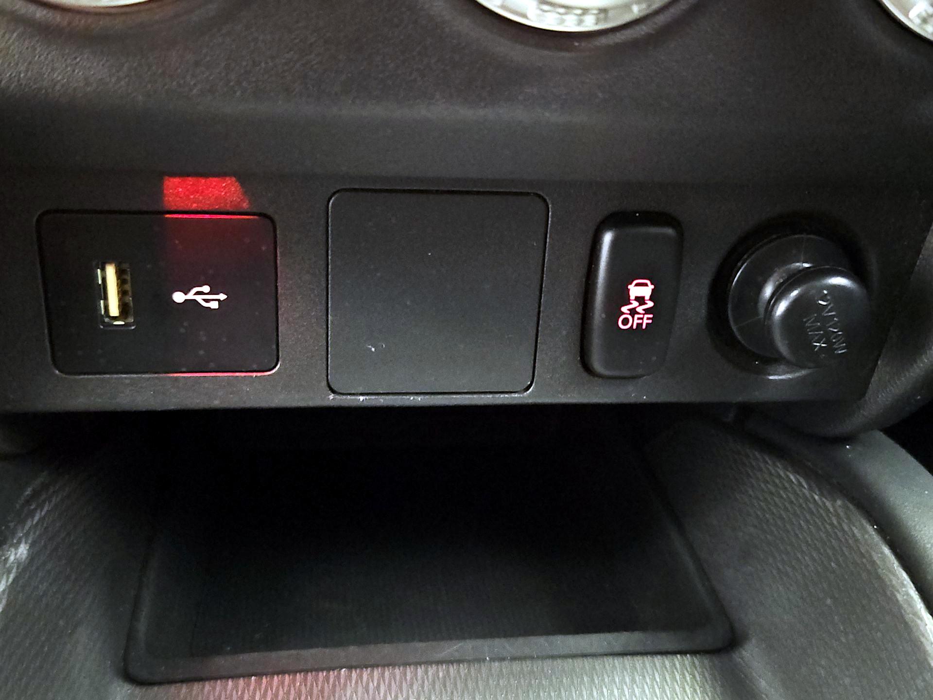 Thumbnail: 2021 Mitsubishi Outlander Sport - 18