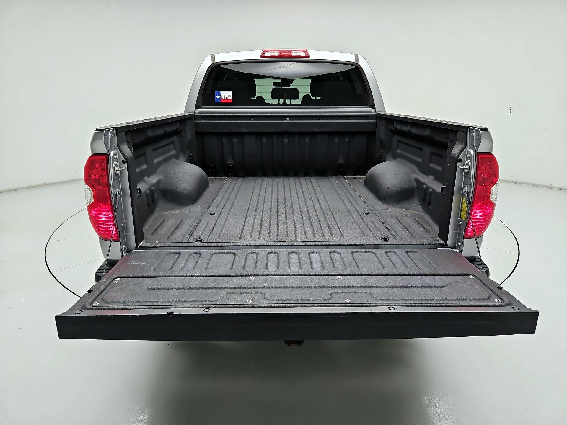 Thumbnail: 2018 Toyota Tundra - 17
