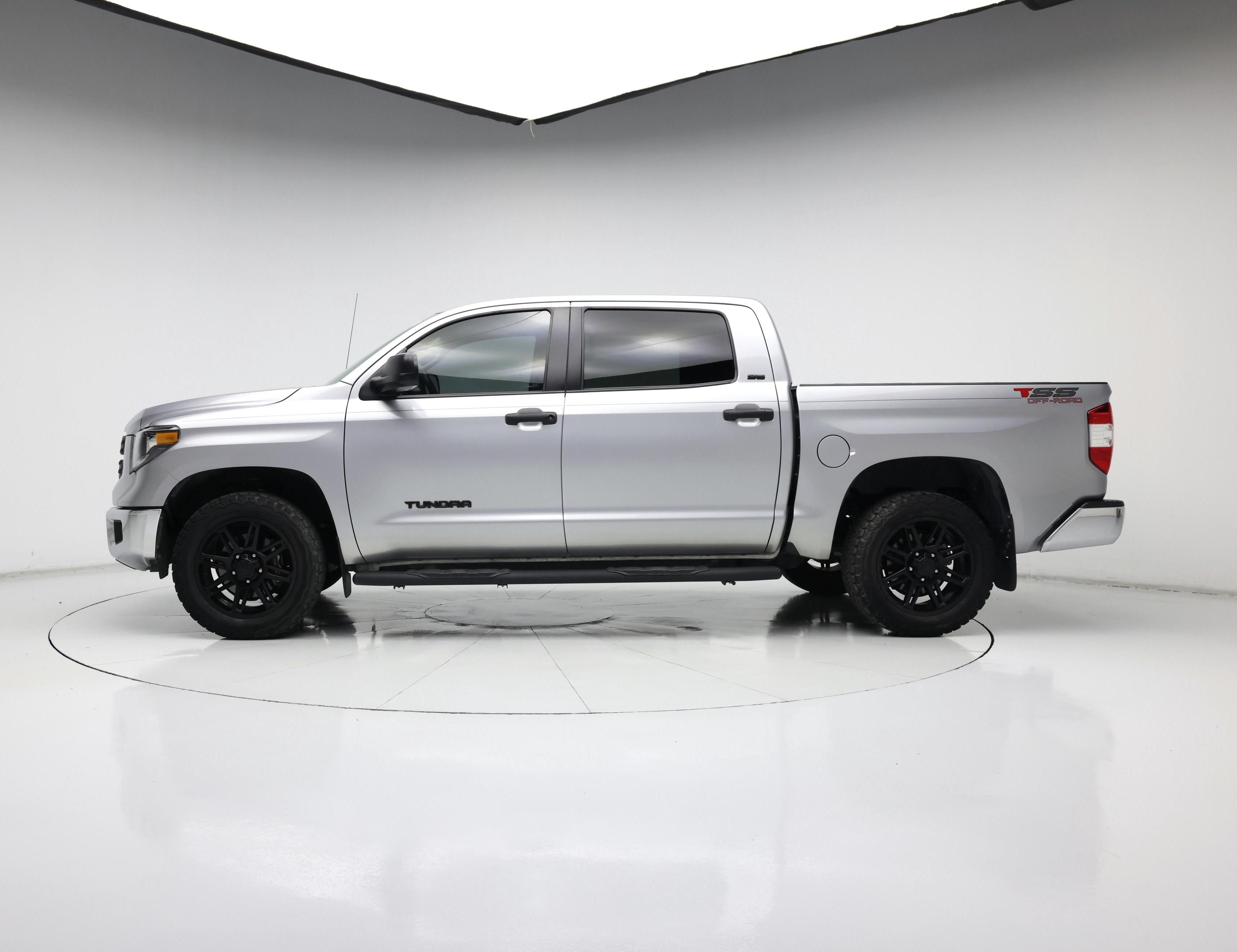 Thumbnail: 2018 Toyota Tundra - 3
