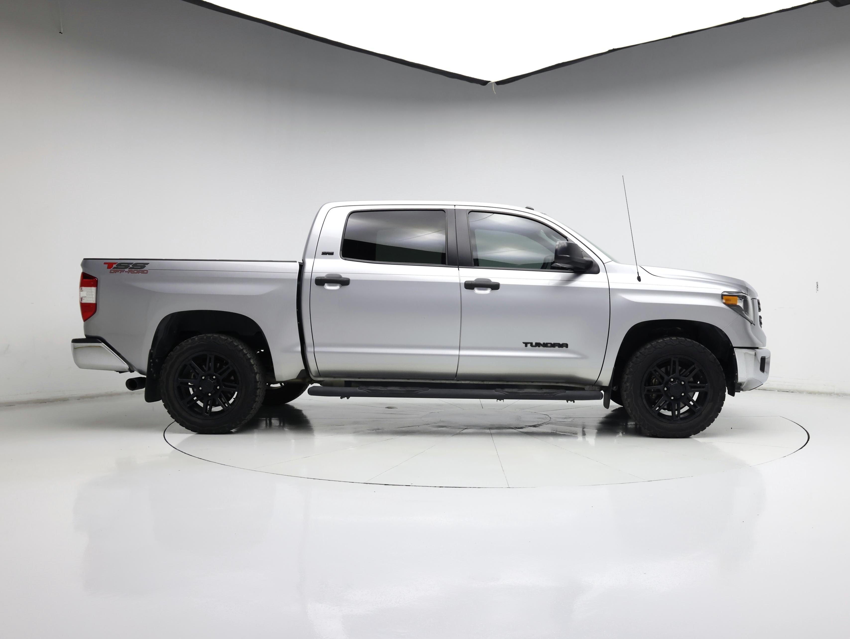Thumbnail: 2018 Toyota Tundra - 7