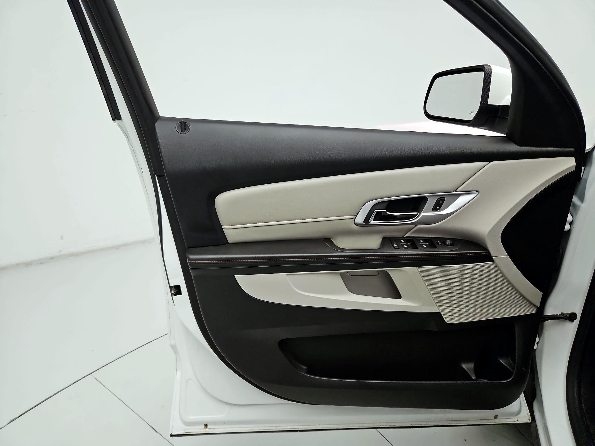 Thumbnail: 2015 GMC Terrain - 12