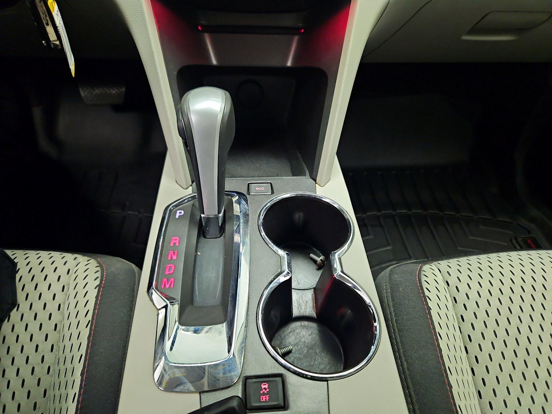 Thumbnail: 2015 GMC Terrain - 16
