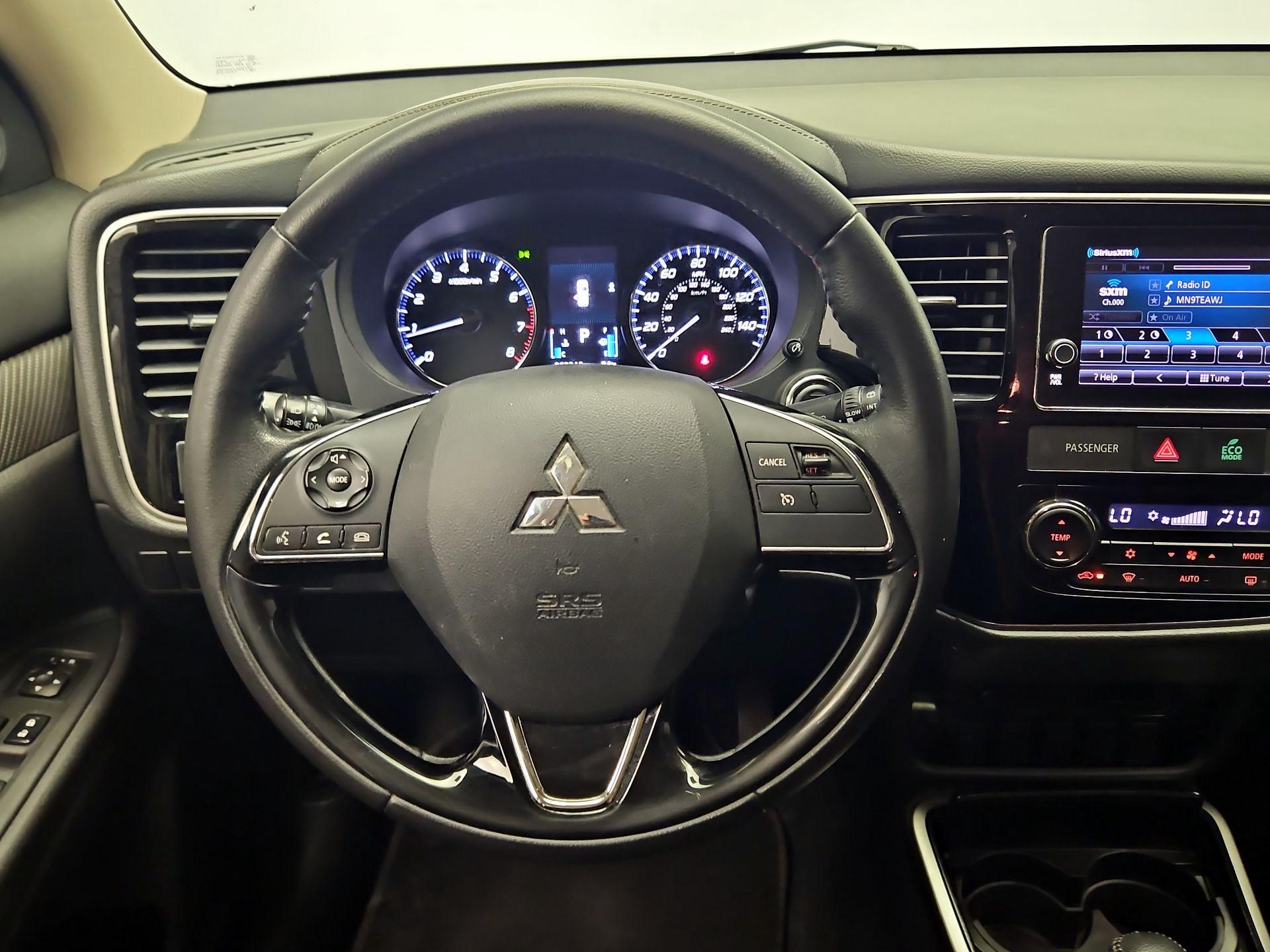 Thumbnail: 2018 Mitsubishi Outlander - 10