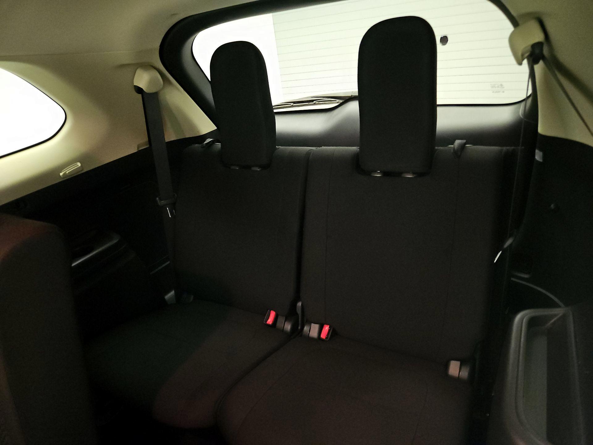 Thumbnail: 2018 Mitsubishi Outlander - 19
