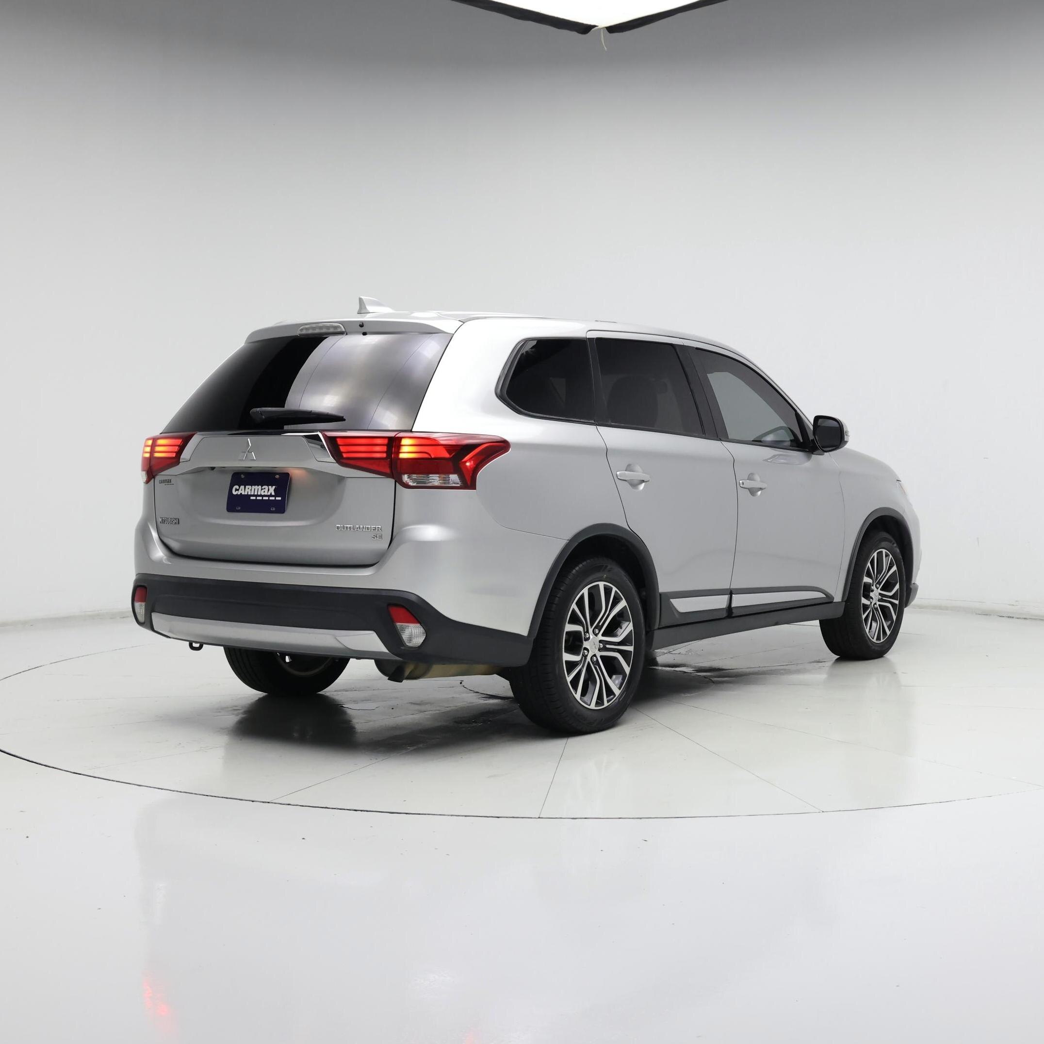 Thumbnail: 2018 Mitsubishi Outlander - 8