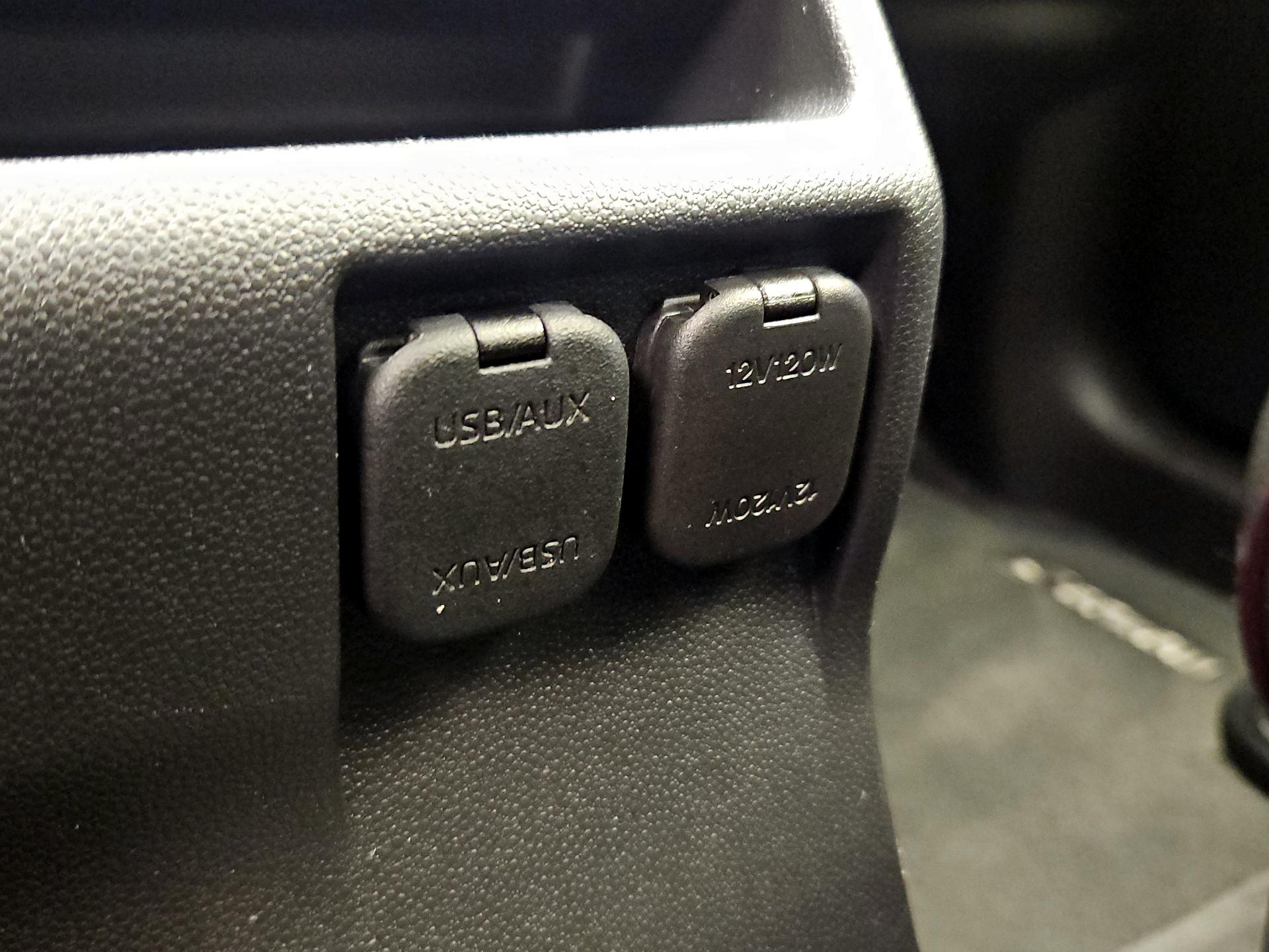 Thumbnail: 2013 Mazda Mazda5 - 17