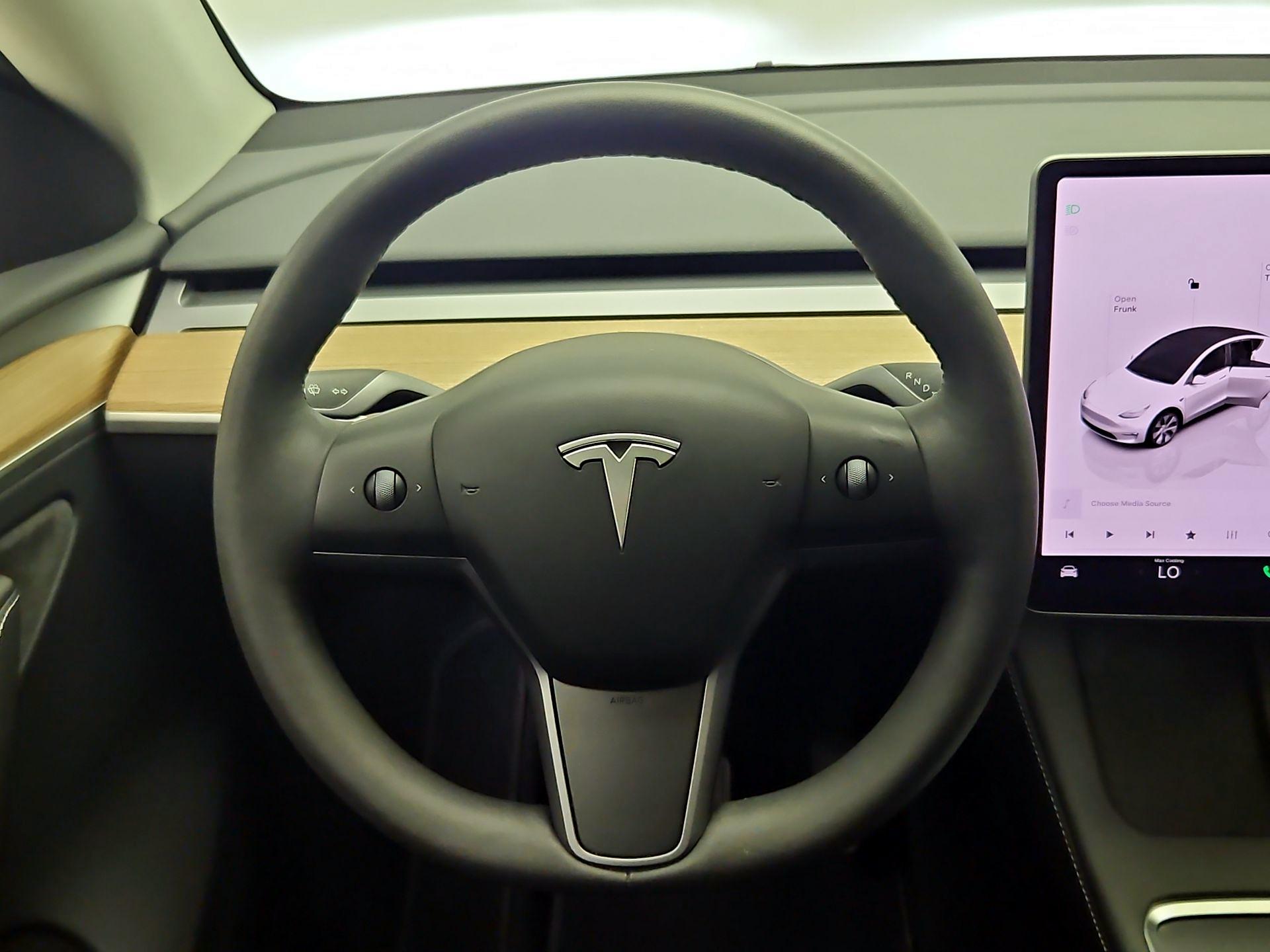 Thumbnail: 2023 Tesla Model Y - 10