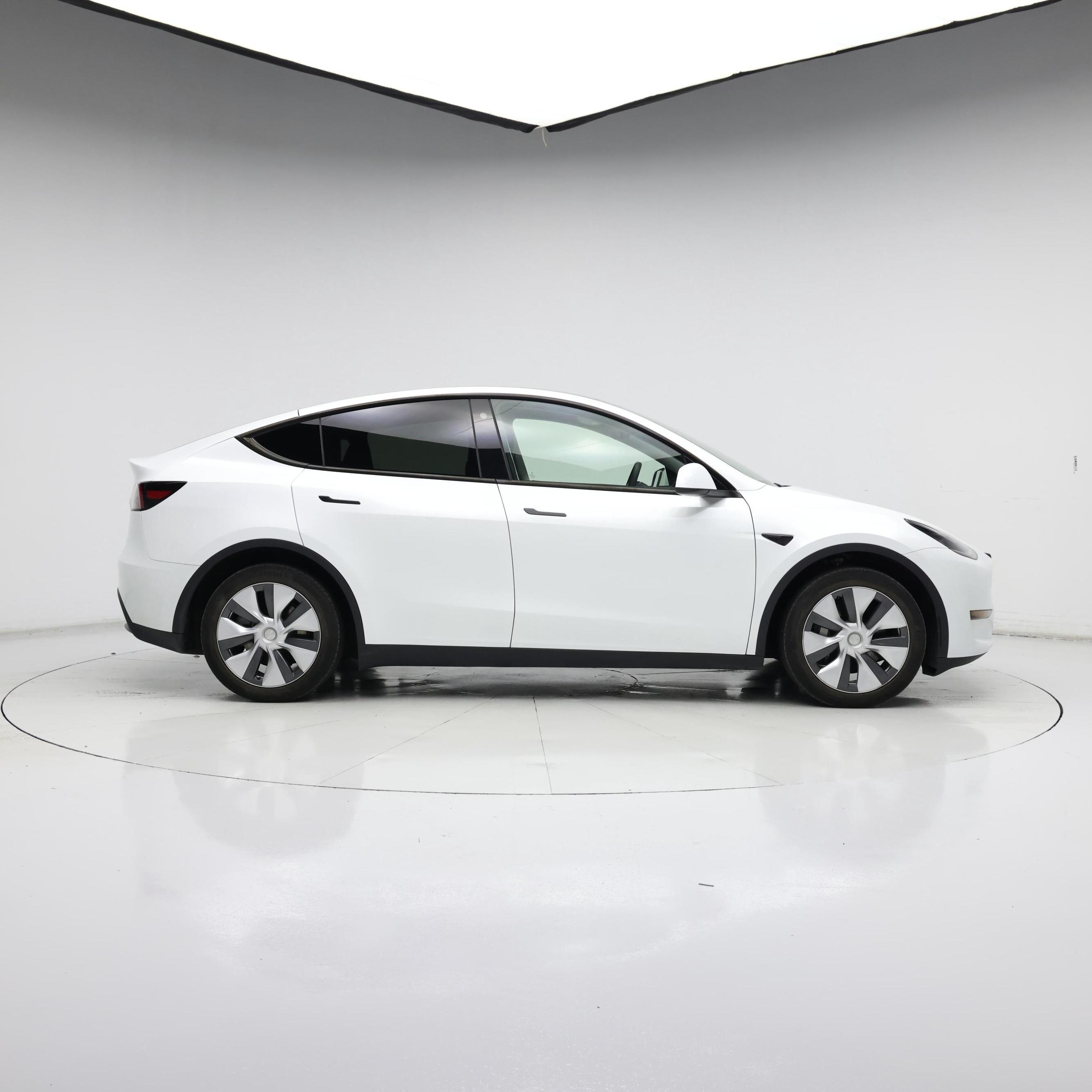 Thumbnail: 2023 Tesla Model Y - 7