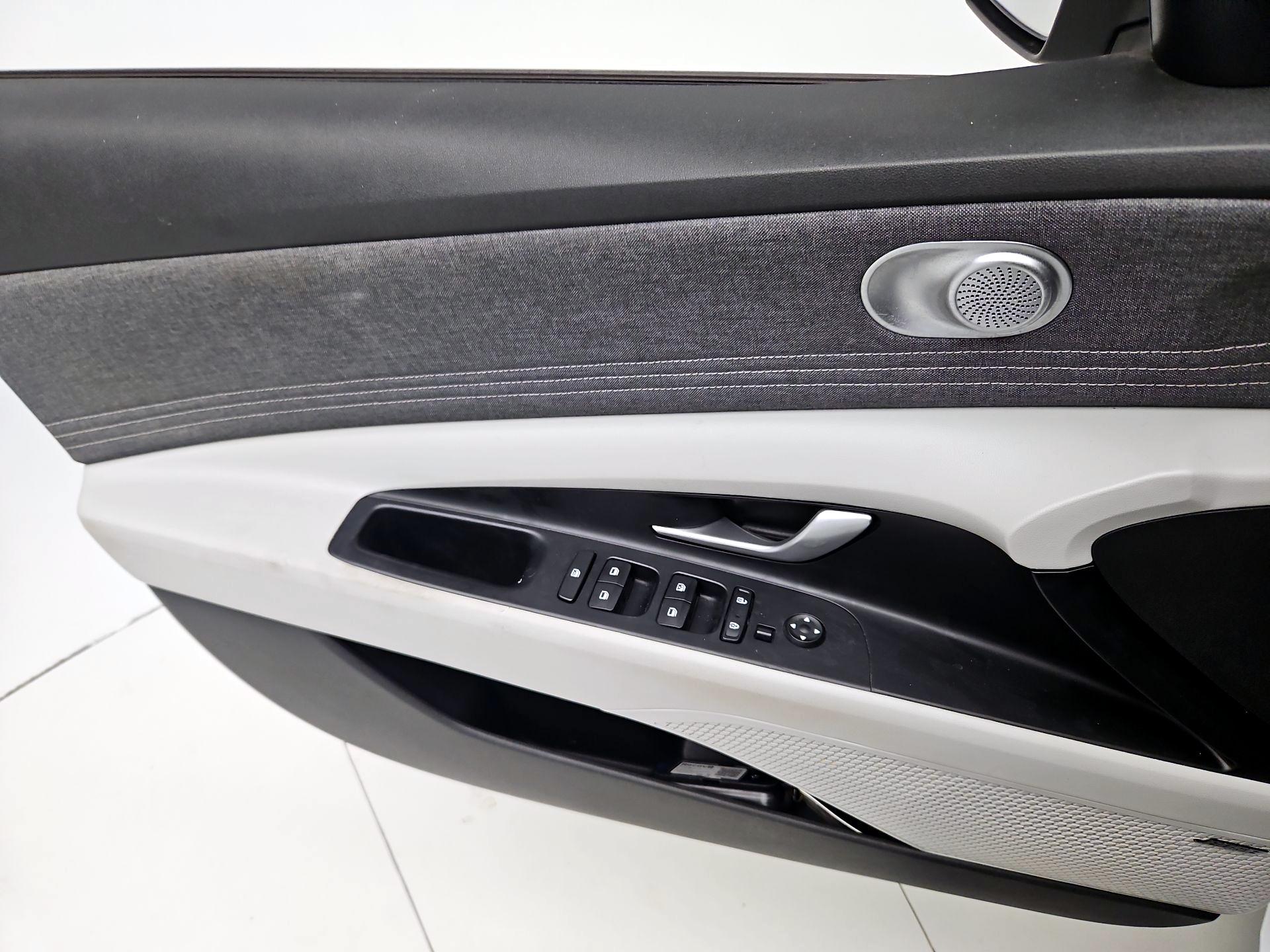 Thumbnail: 2021 Hyundai Elantra - 12