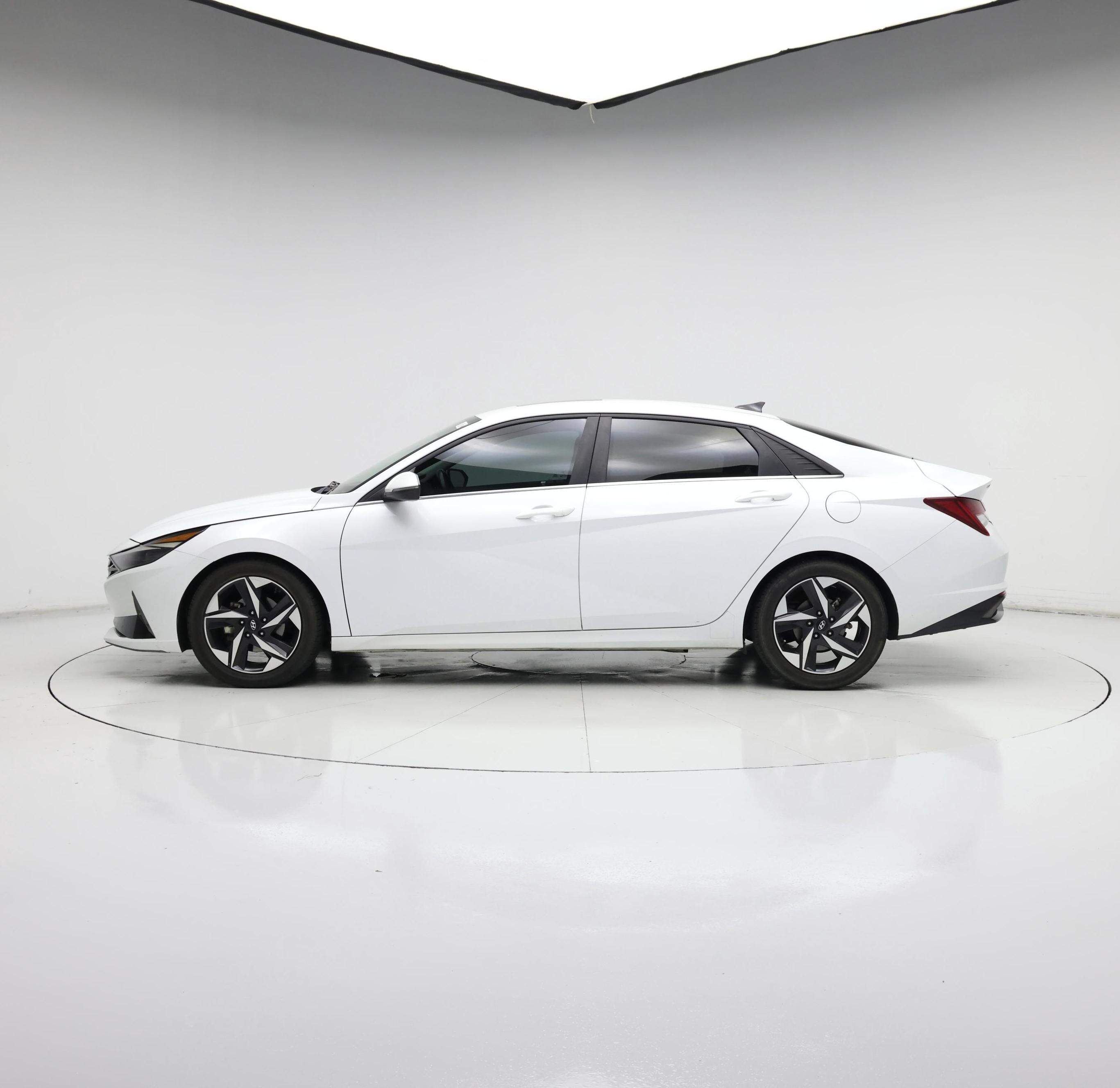 Thumbnail: 2021 Hyundai Elantra - 3