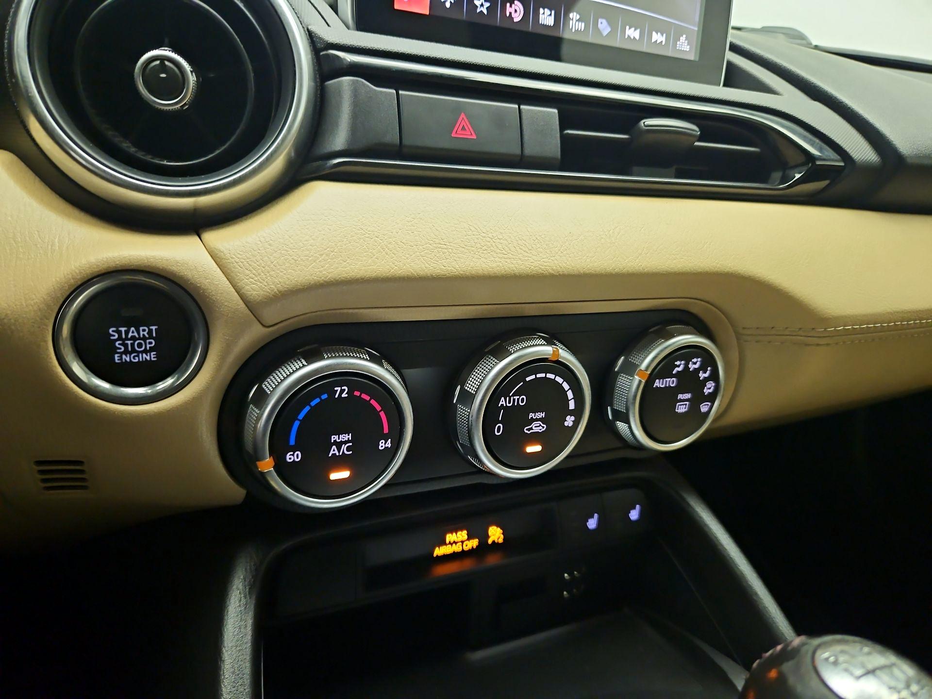 Thumbnail: 2016 Mazda MX-5 Miata - 14