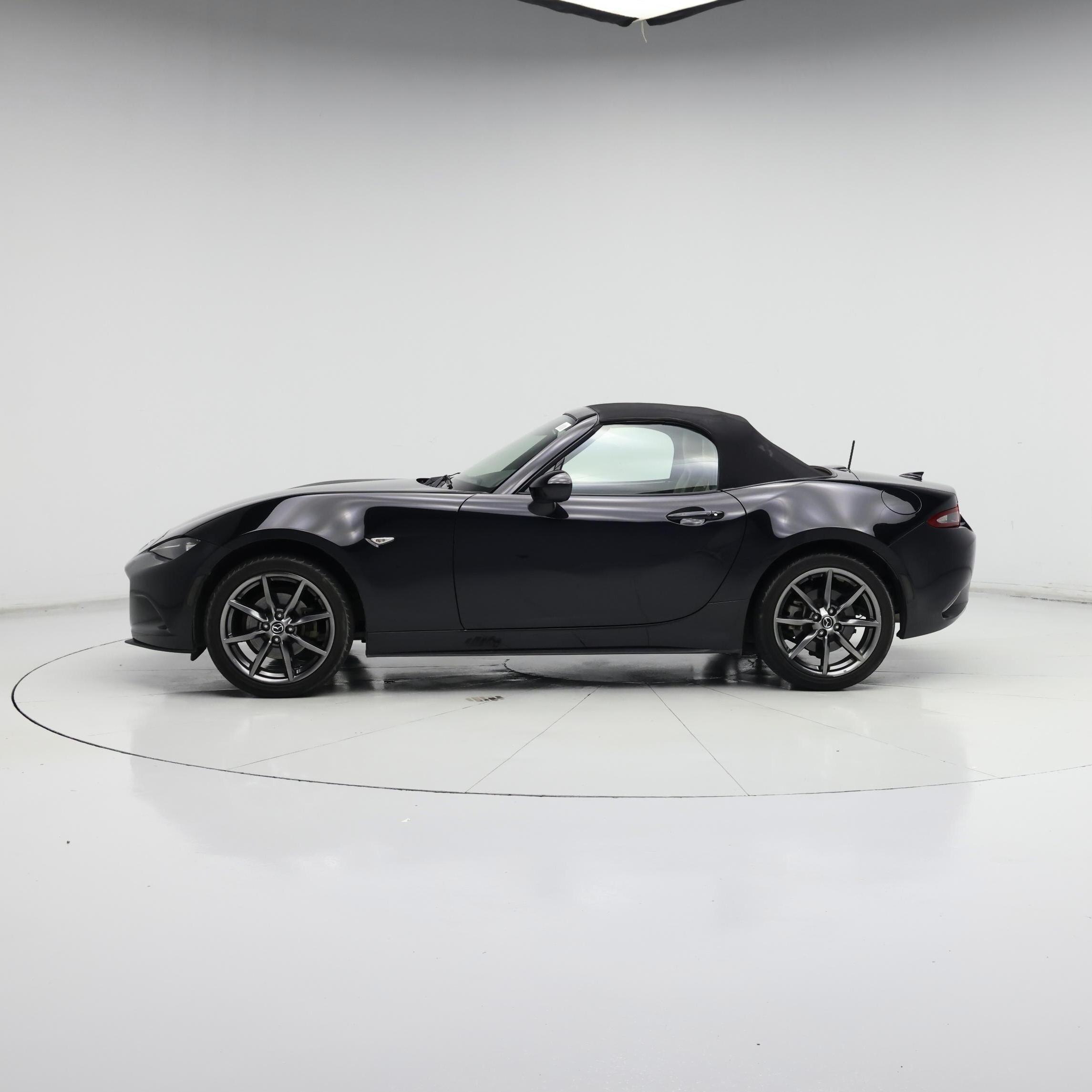 Thumbnail: 2016 Mazda MX-5 Miata - 3