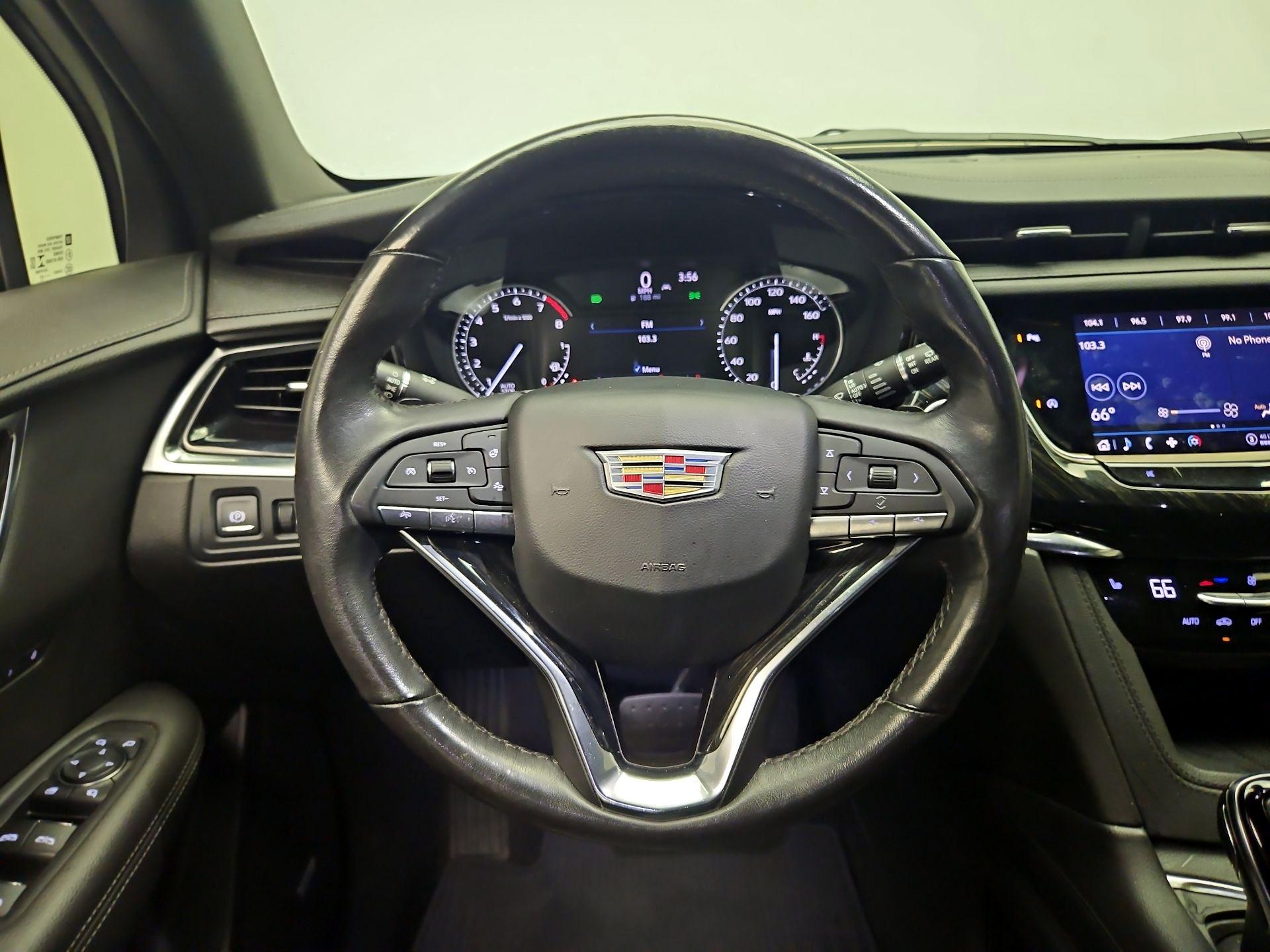 Thumbnail: 2022 Cadillac XT6 - 10