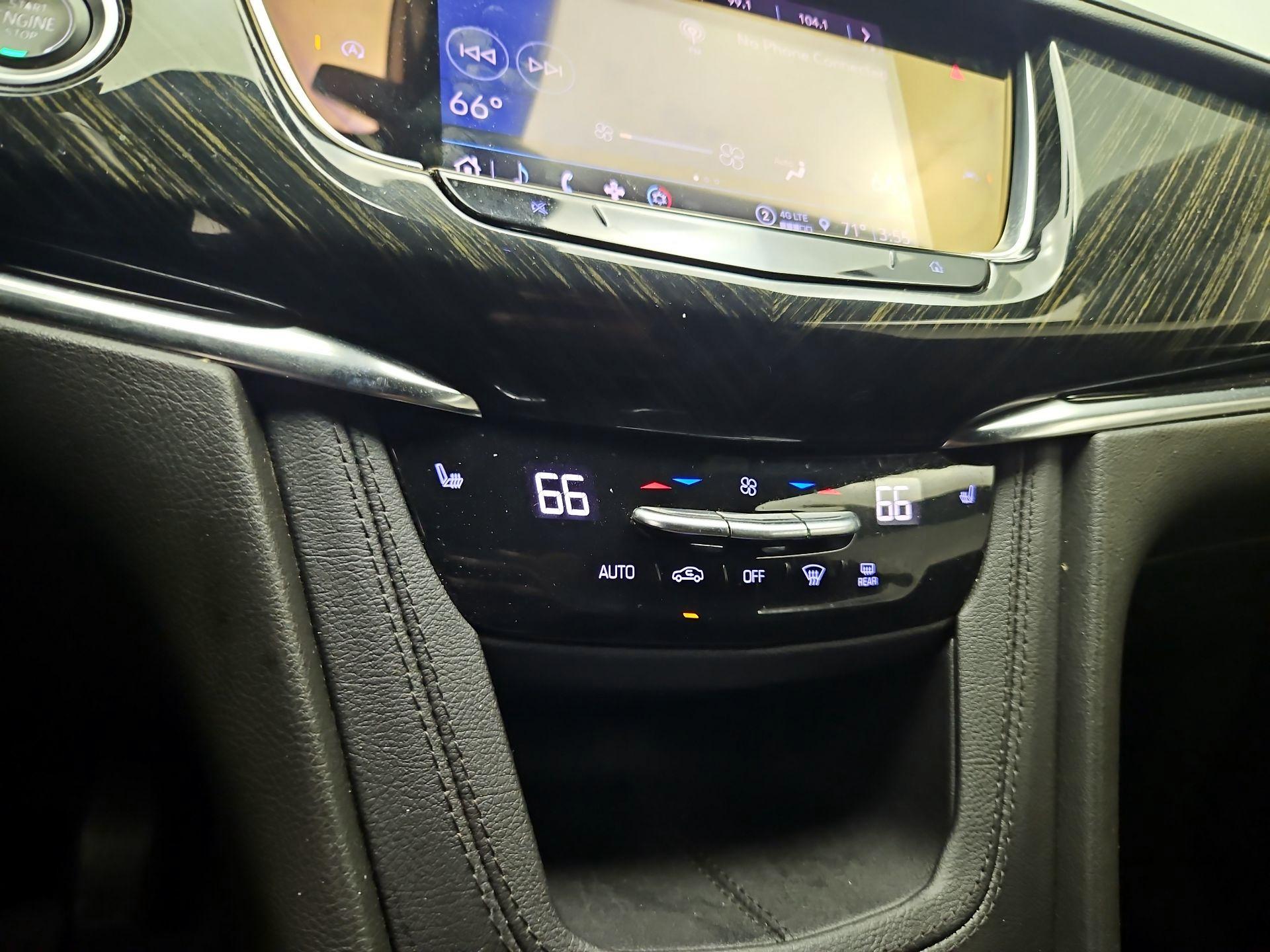 Thumbnail: 2022 Cadillac XT6 - 15