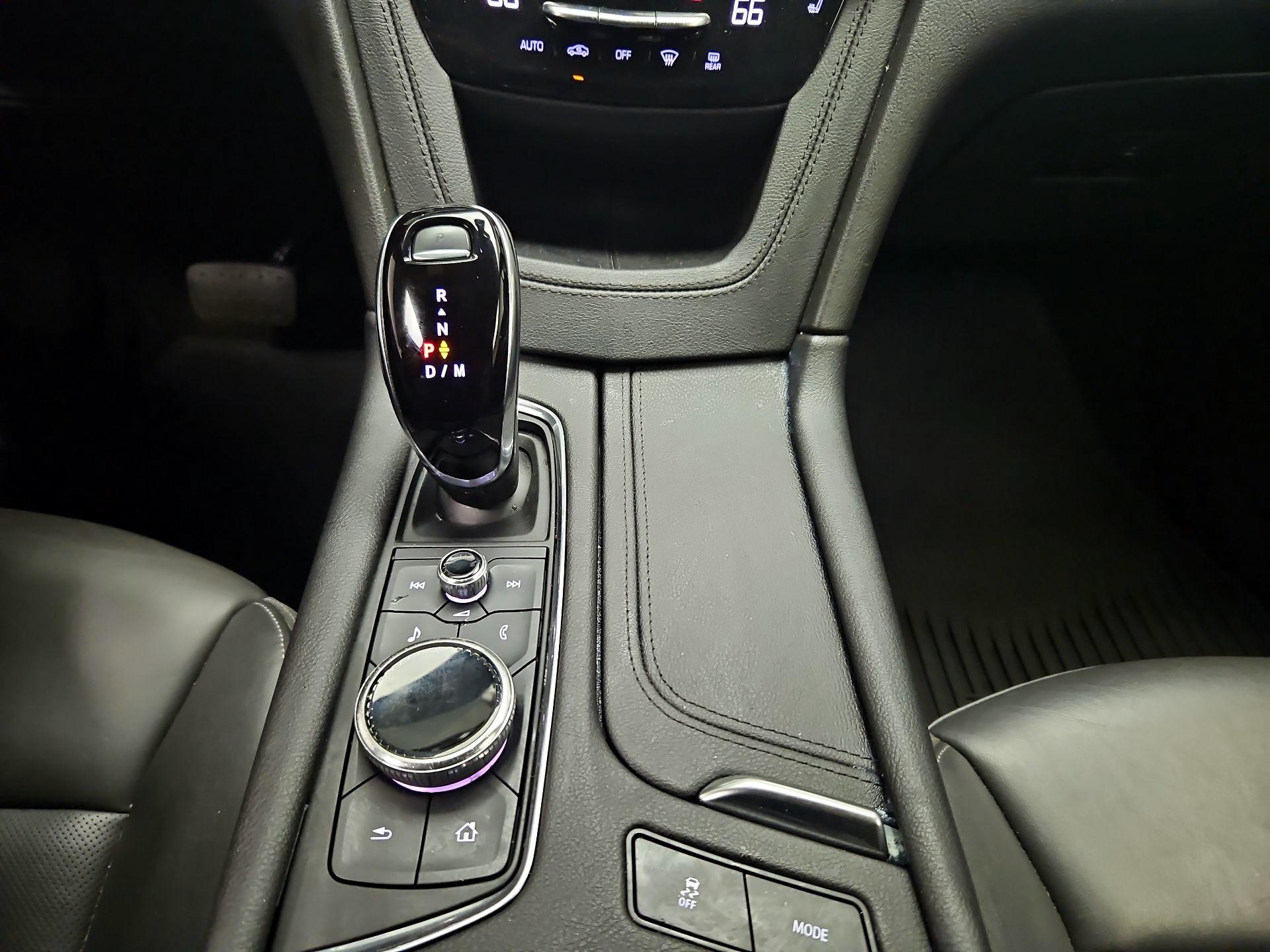 Thumbnail: 2022 Cadillac XT6 - 16
