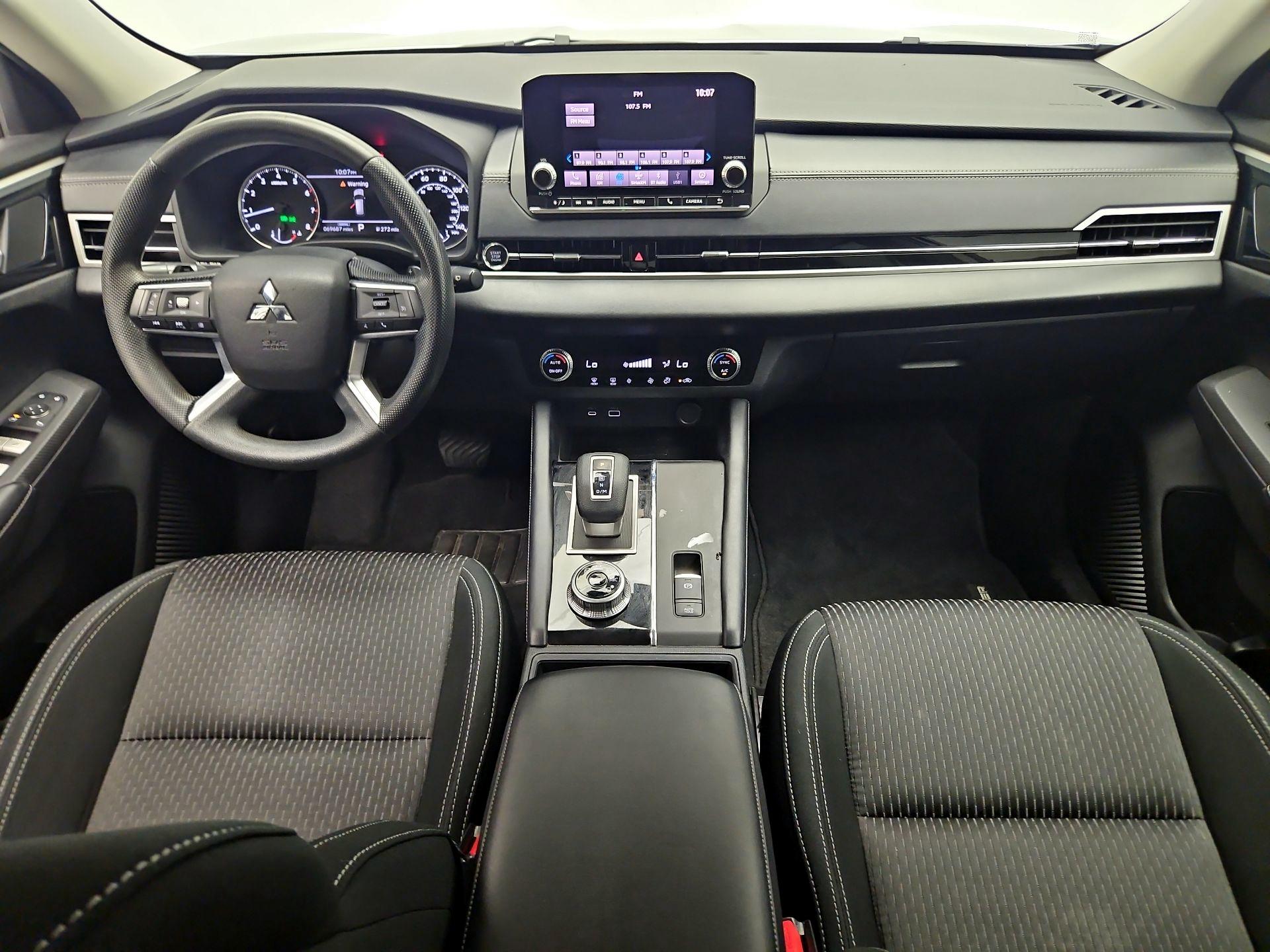 Thumbnail: 2022 Mitsubishi Outlander - 9