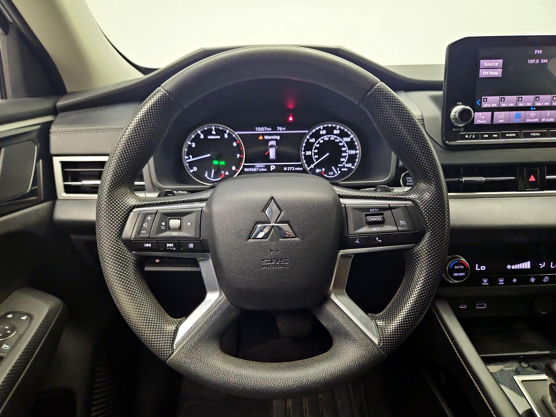 Thumbnail: 2022 Mitsubishi Outlander - 10
