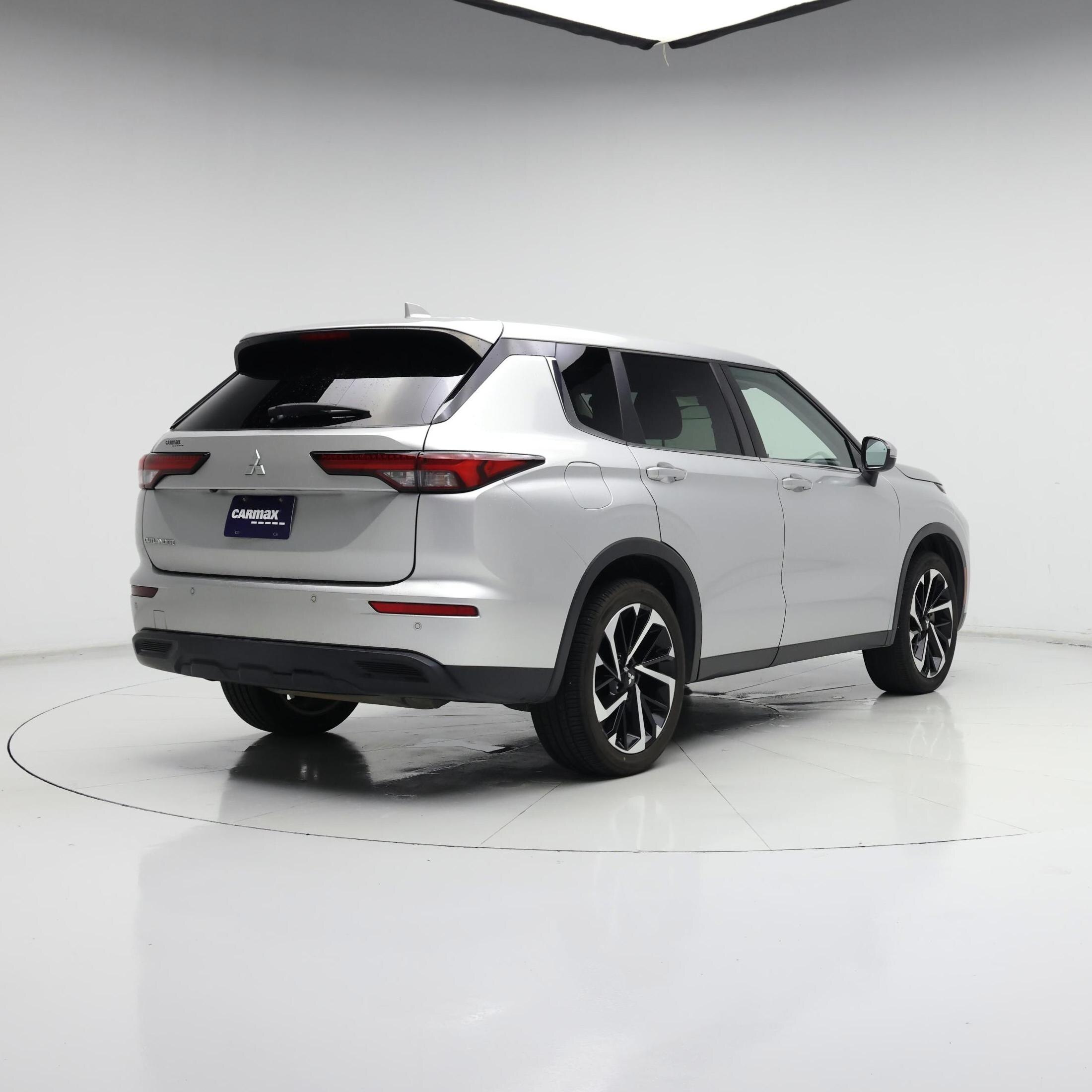Thumbnail: 2022 Mitsubishi Outlander - 8