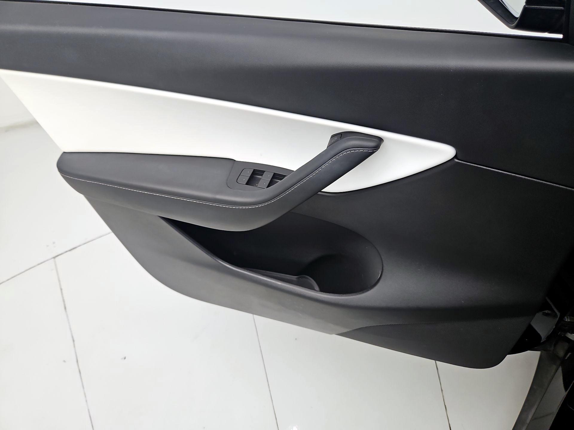 Thumbnail: 2022 Tesla Model Y - 12