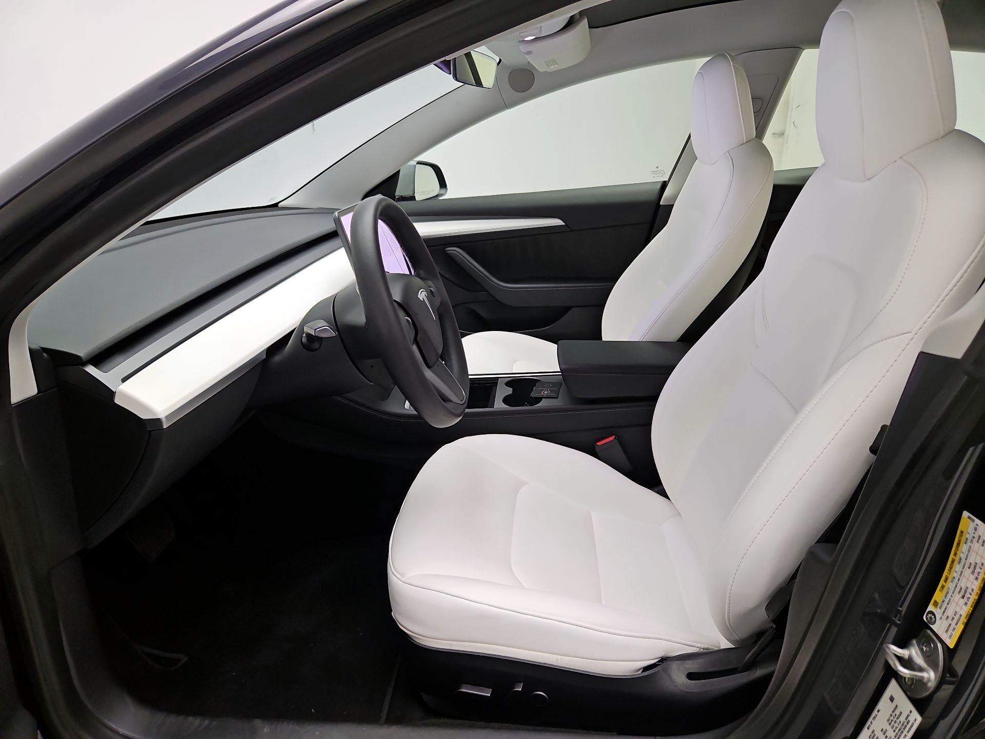 Thumbnail: 2022 Tesla Model 3 - 11