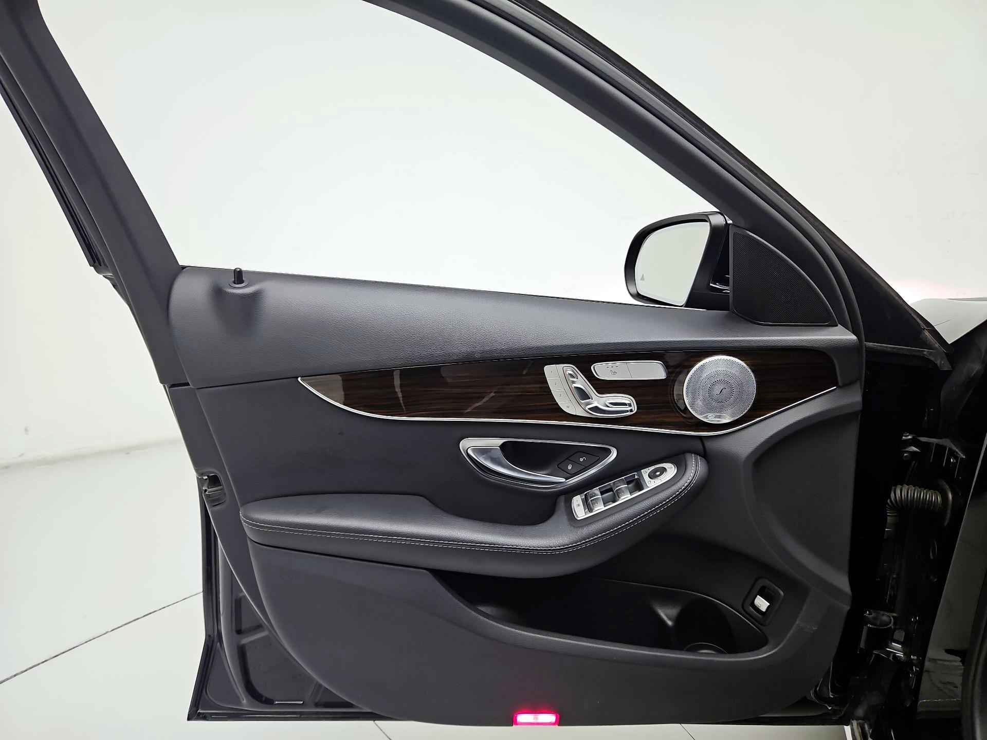 Thumbnail: 2018 Mercedes-Benz C-Class - 12