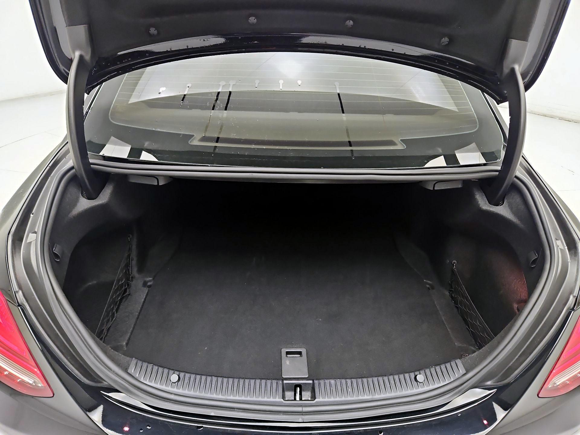 Thumbnail: 2018 Mercedes-Benz C-Class - 18