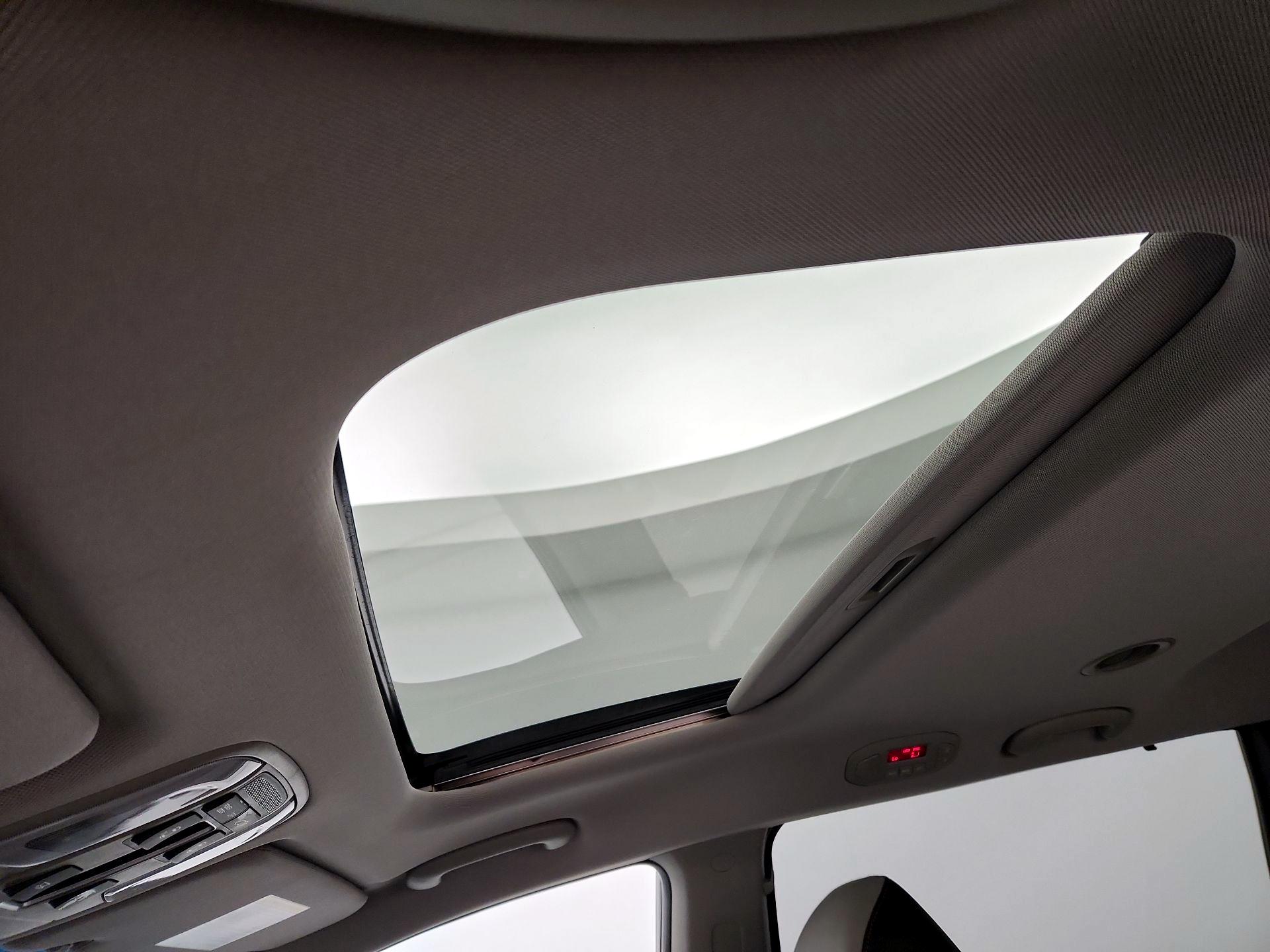 Thumbnail: 2019 Kia Sedona - 19