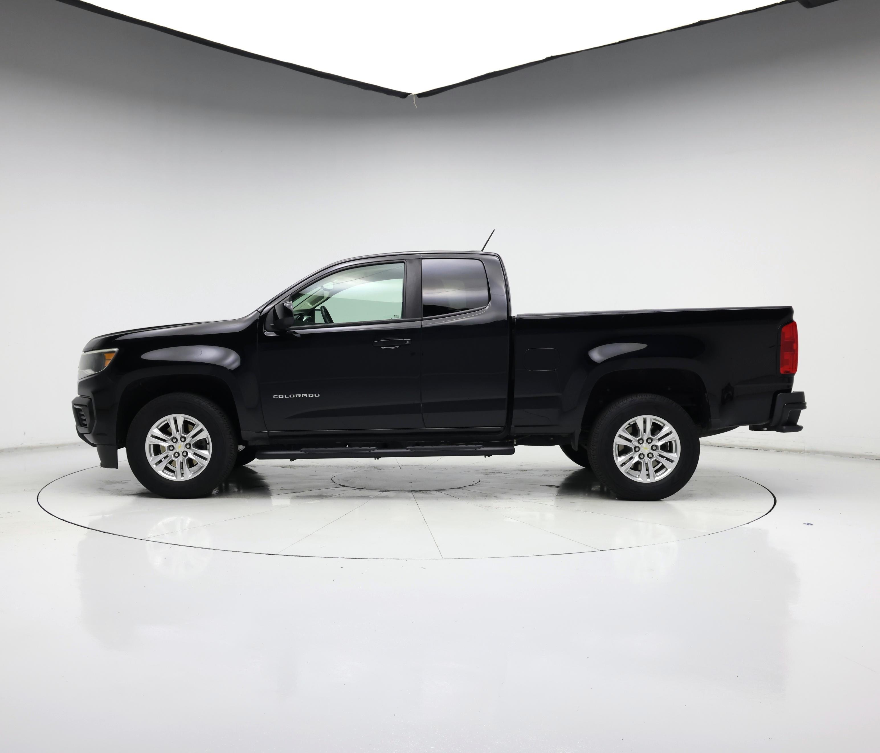 Thumbnail: 2021 Chevrolet Colorado - 3
