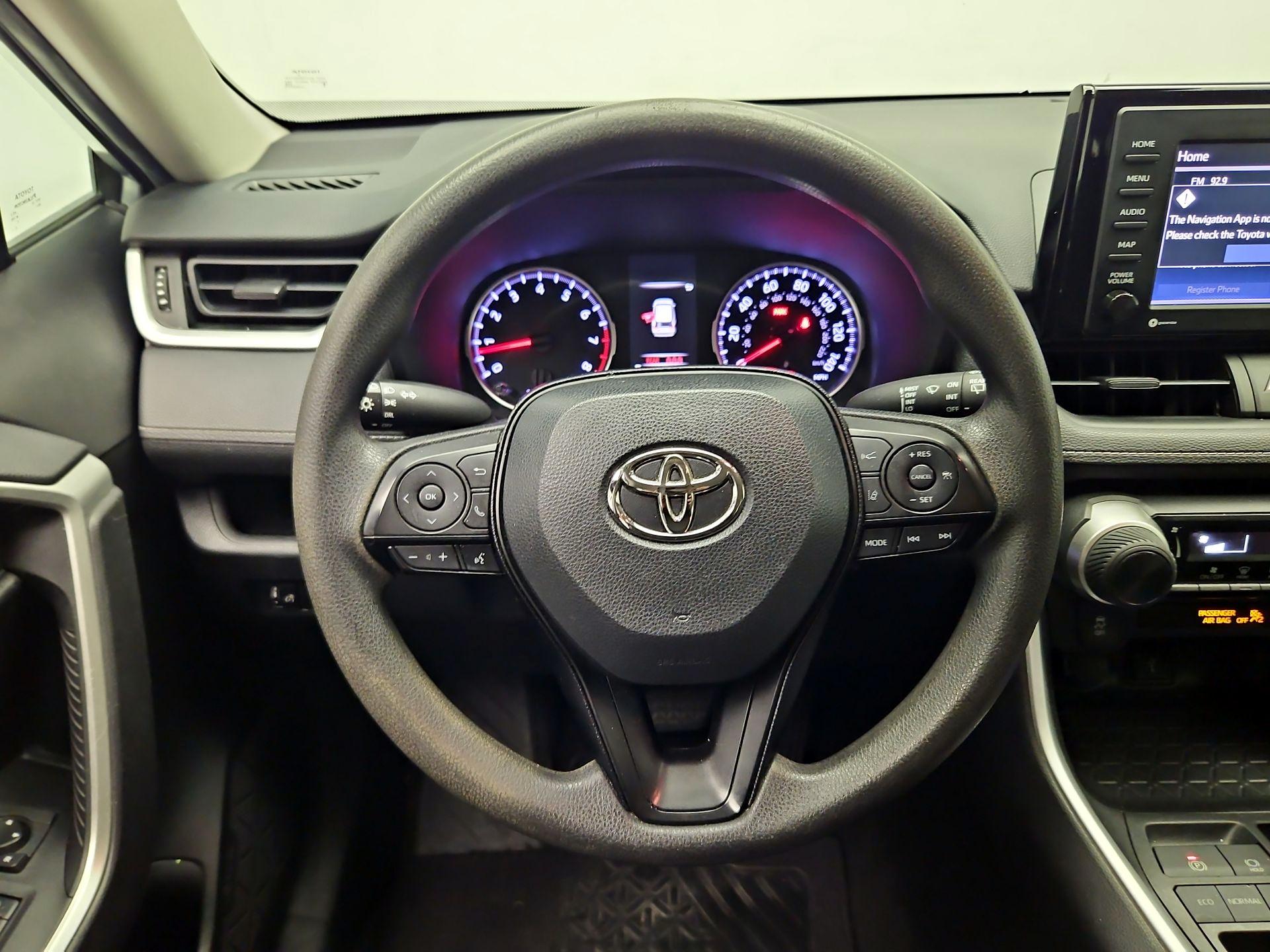 Thumbnail: 2020 Toyota RAV4 - 10