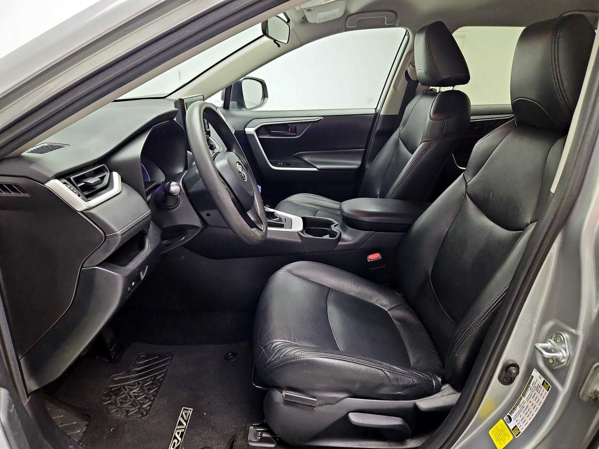 Thumbnail: 2020 Toyota RAV4 - 11
