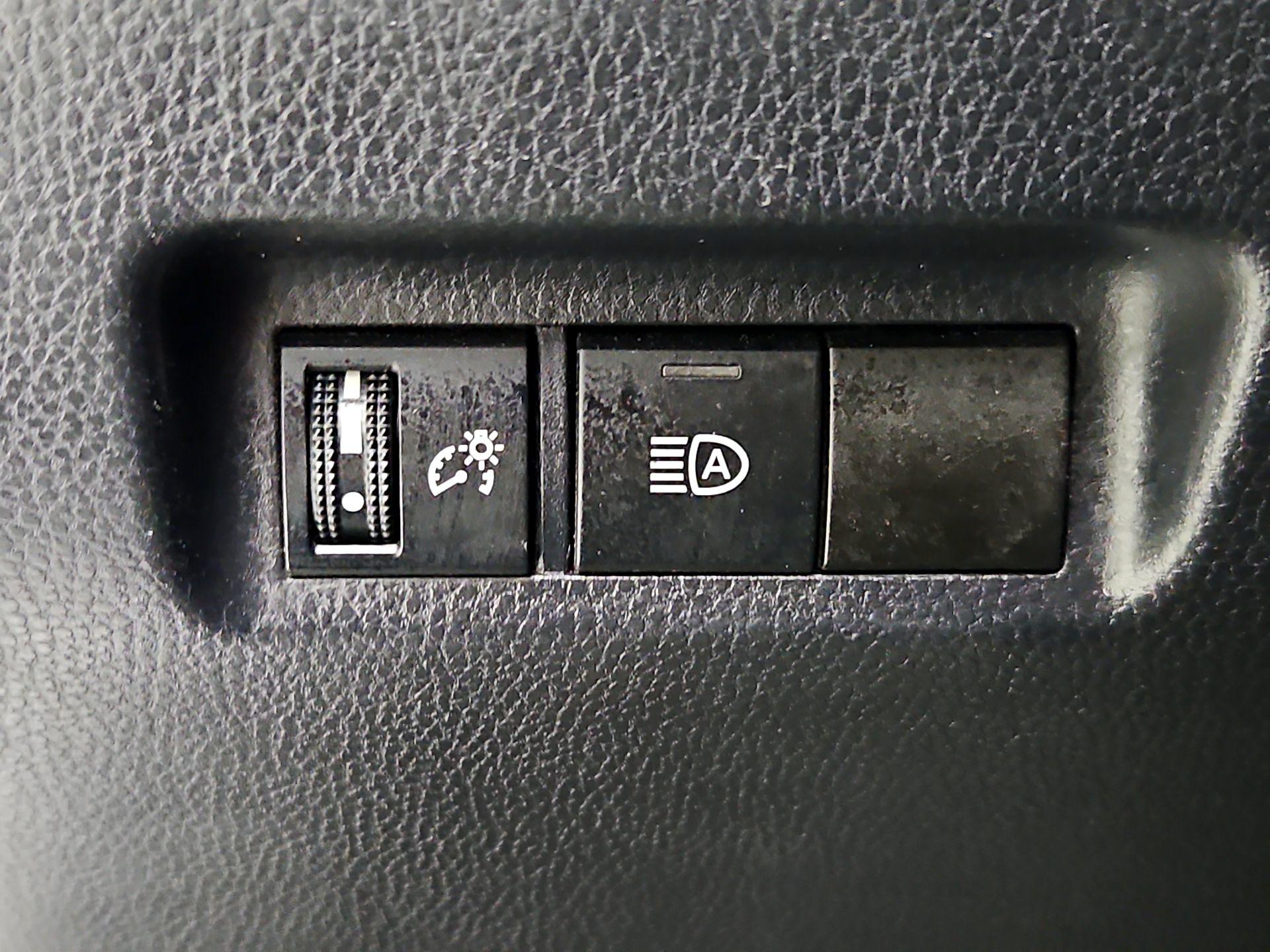 Thumbnail: 2020 Toyota RAV4 - 13