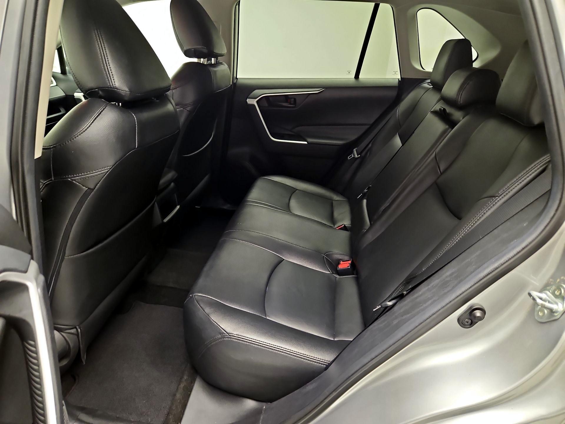 Thumbnail: 2020 Toyota RAV4 - 19