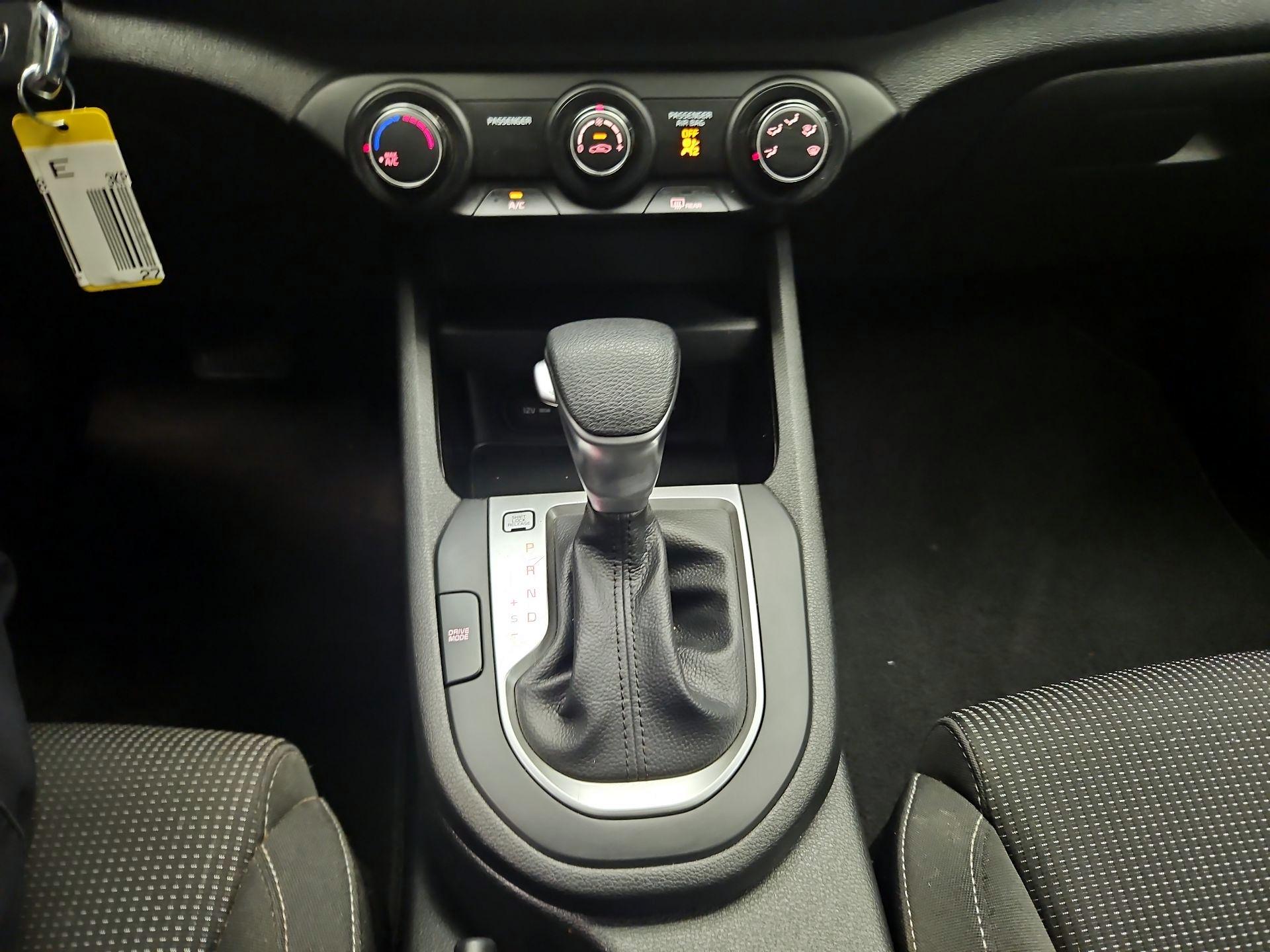 Thumbnail: 2020 Kia Forte - 16