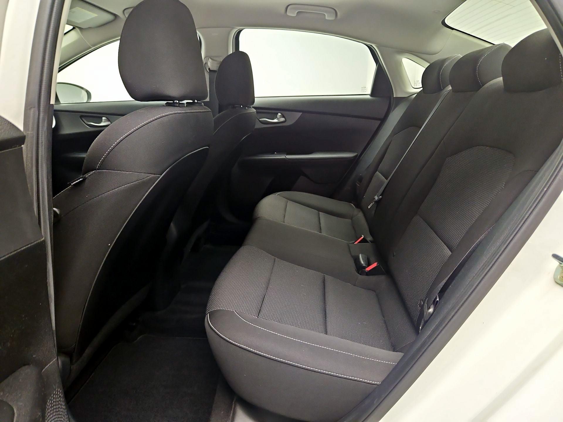 Thumbnail: 2020 Kia Forte - 17