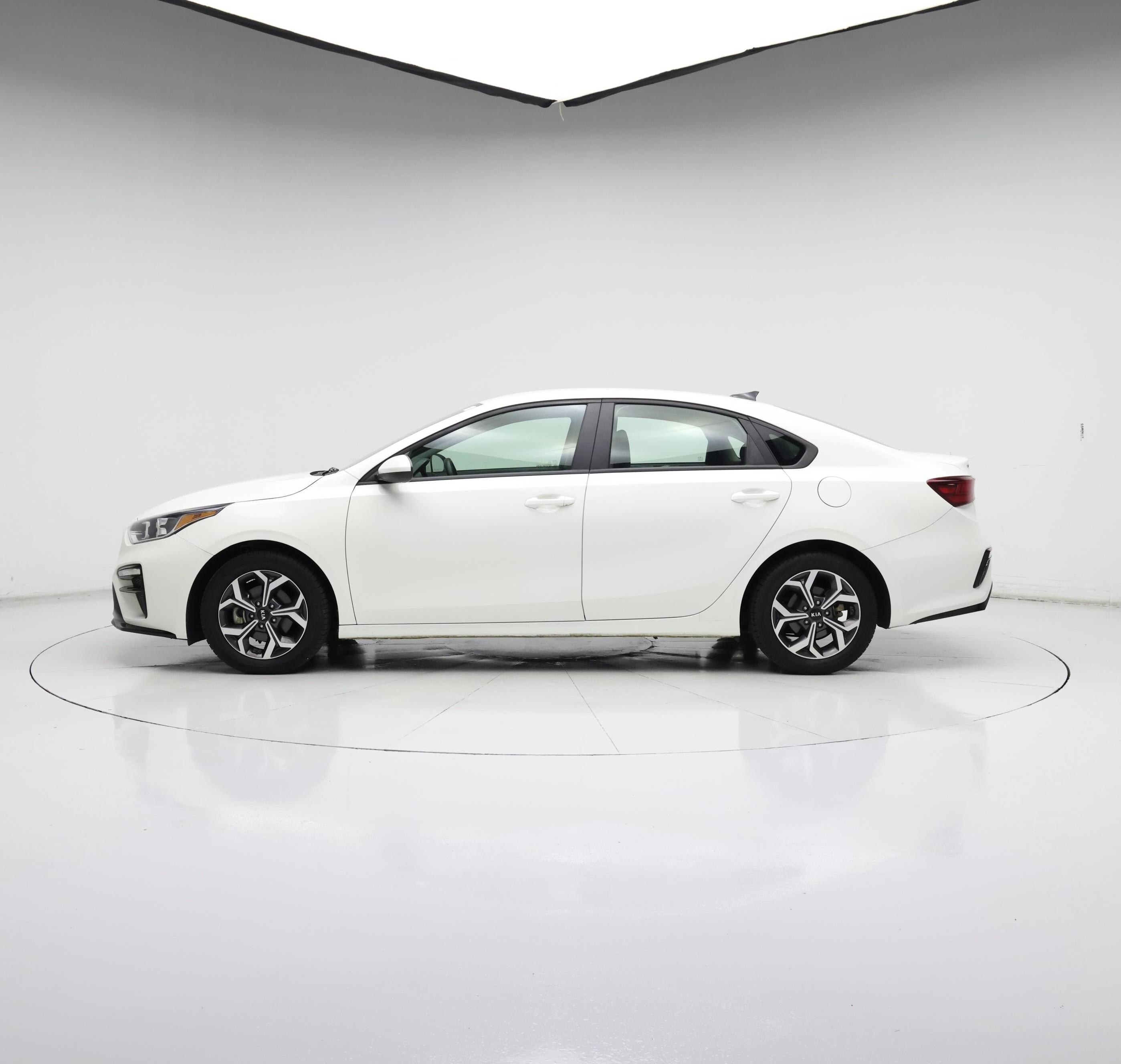 Thumbnail: 2020 Kia Forte - 3