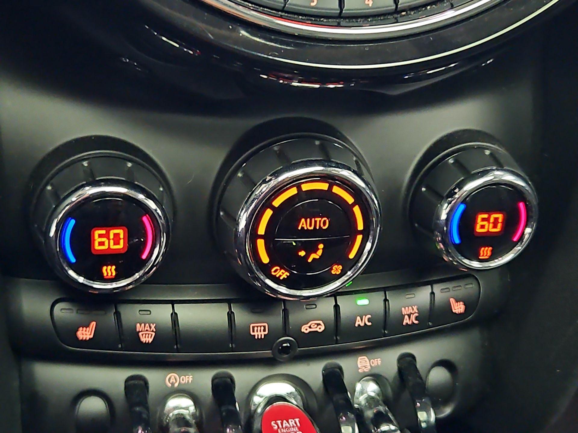 Thumbnail: 2019 MINI Cooper Hardtop - 16