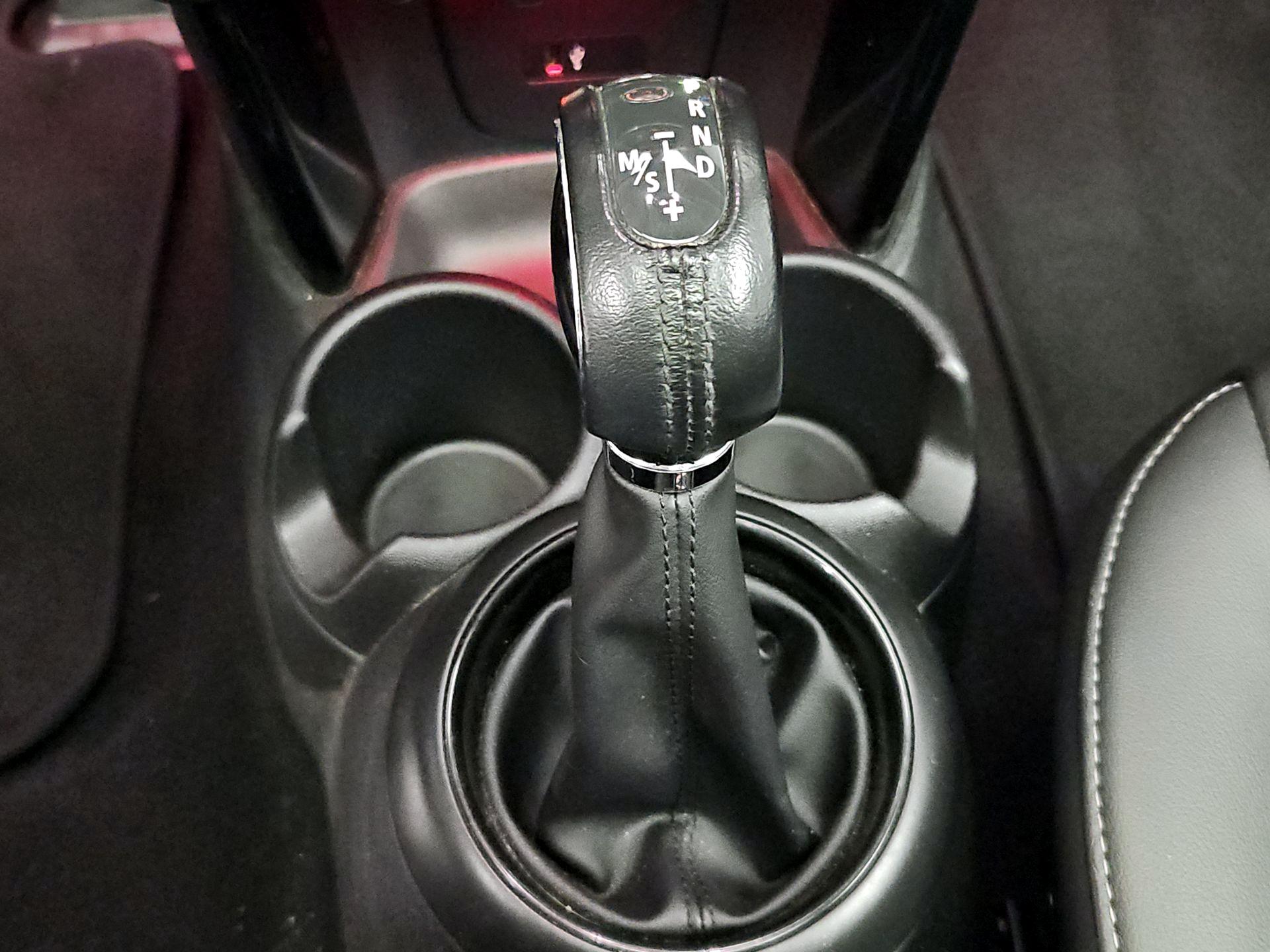 Thumbnail: 2019 MINI Cooper Hardtop - 17