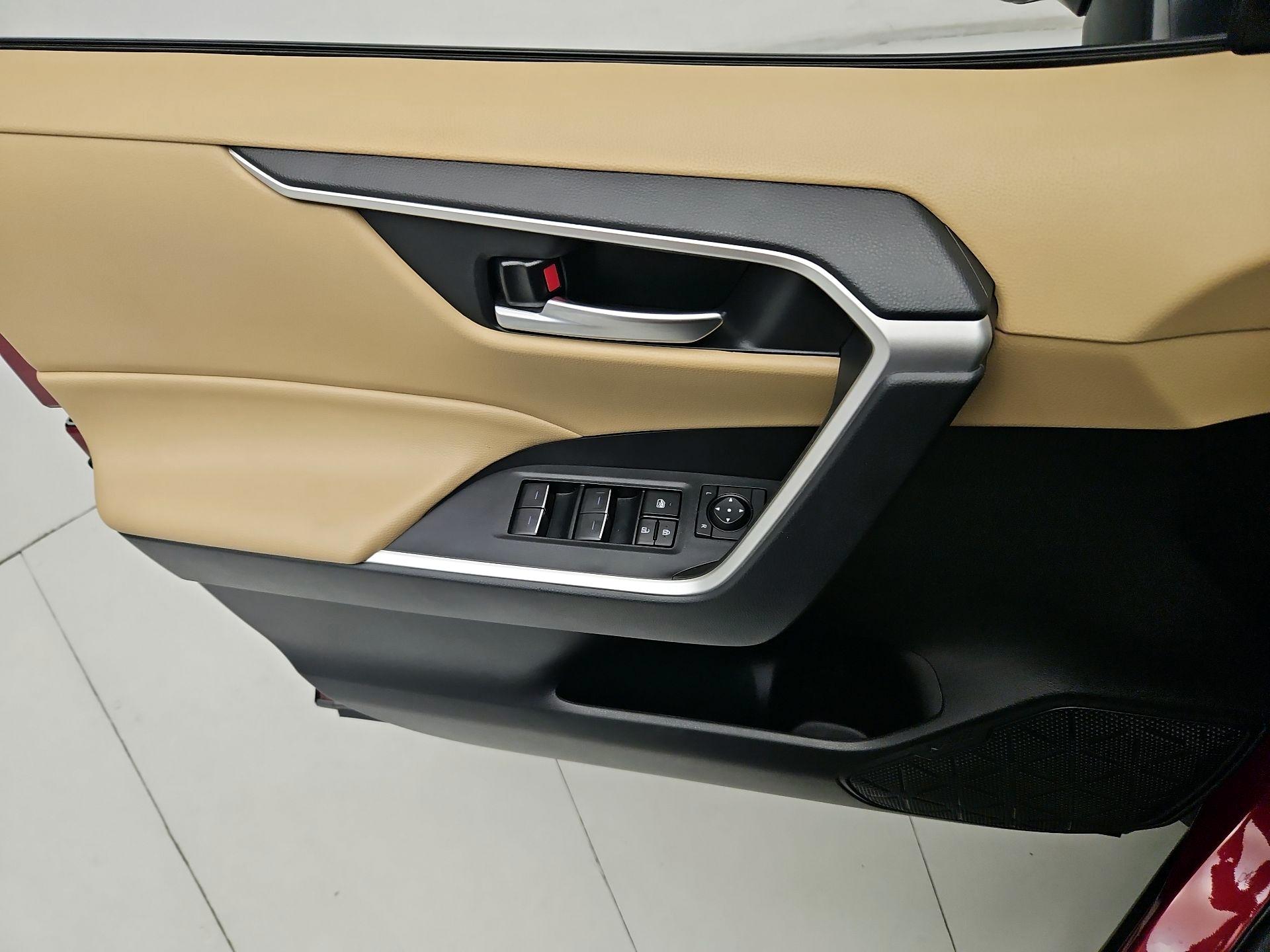 Thumbnail: 2023 Toyota RAV4 - 12