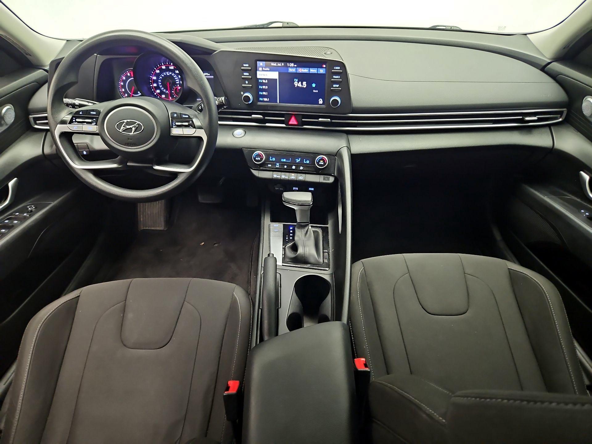 Thumbnail: 2022 Hyundai Elantra - 9