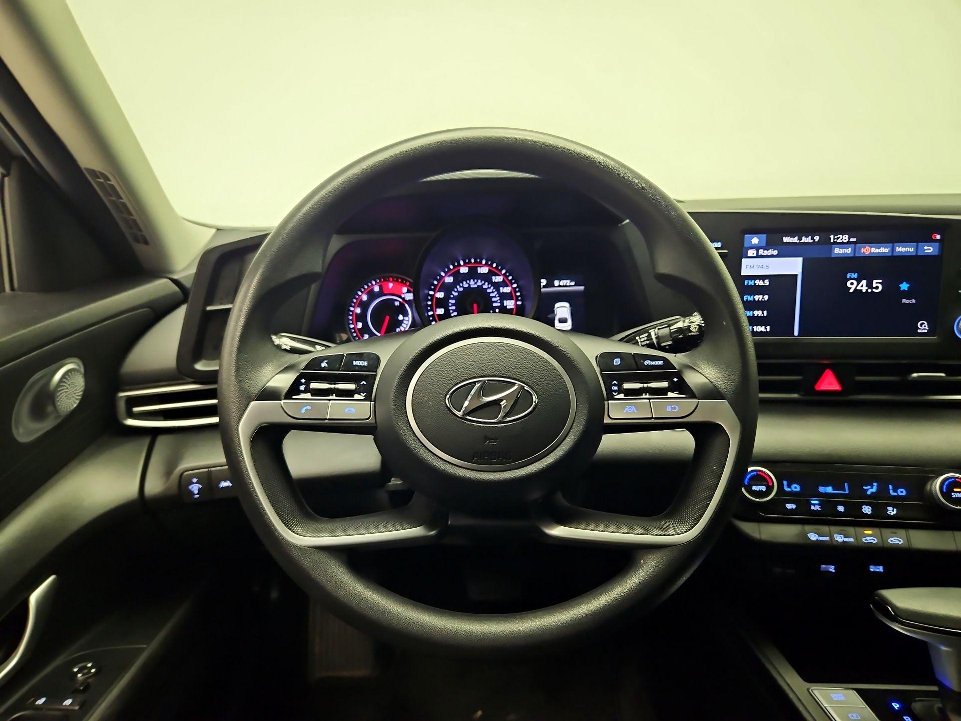 Thumbnail: 2022 Hyundai Elantra - 10