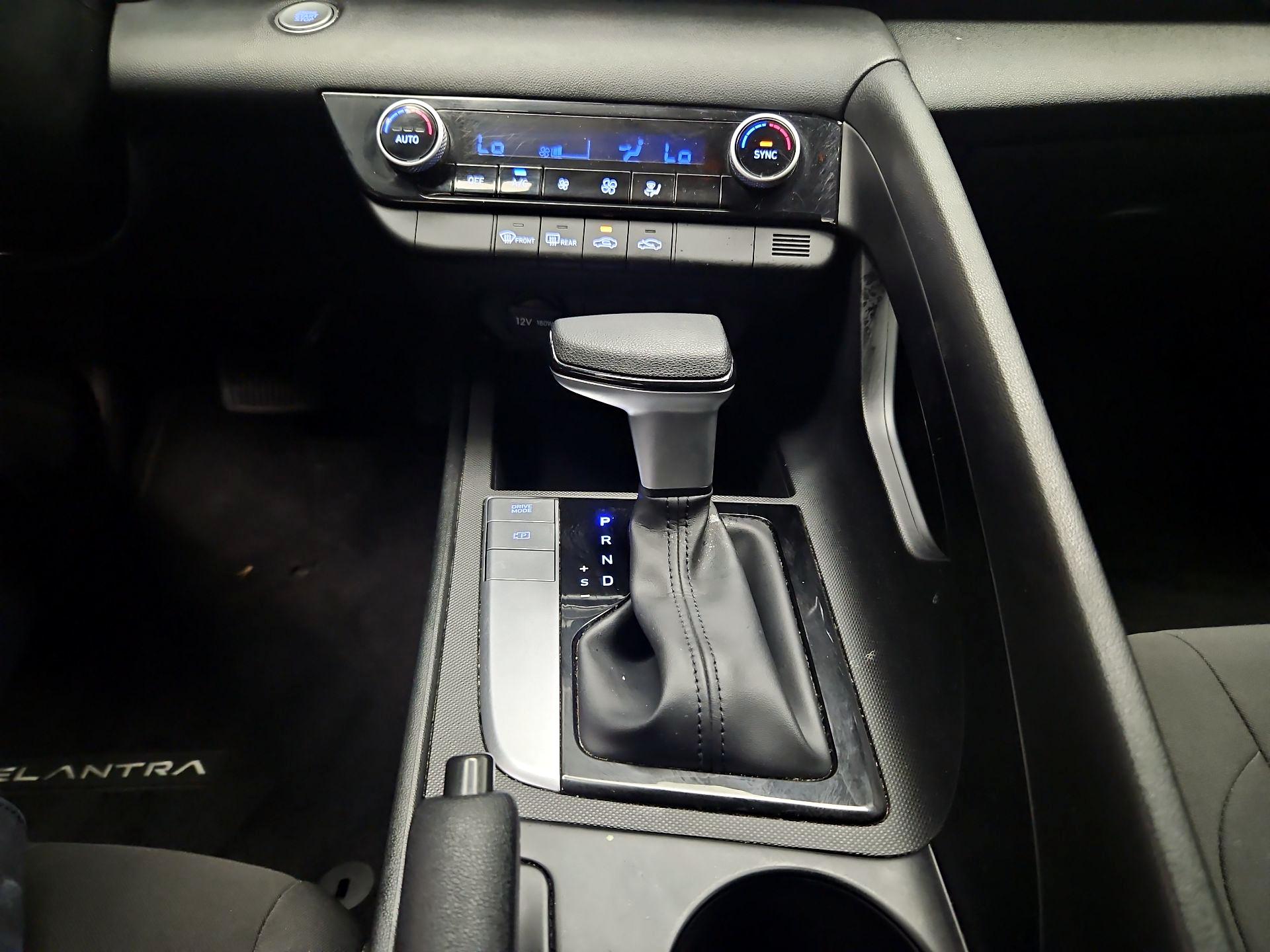 Thumbnail: 2022 Hyundai Elantra - 16