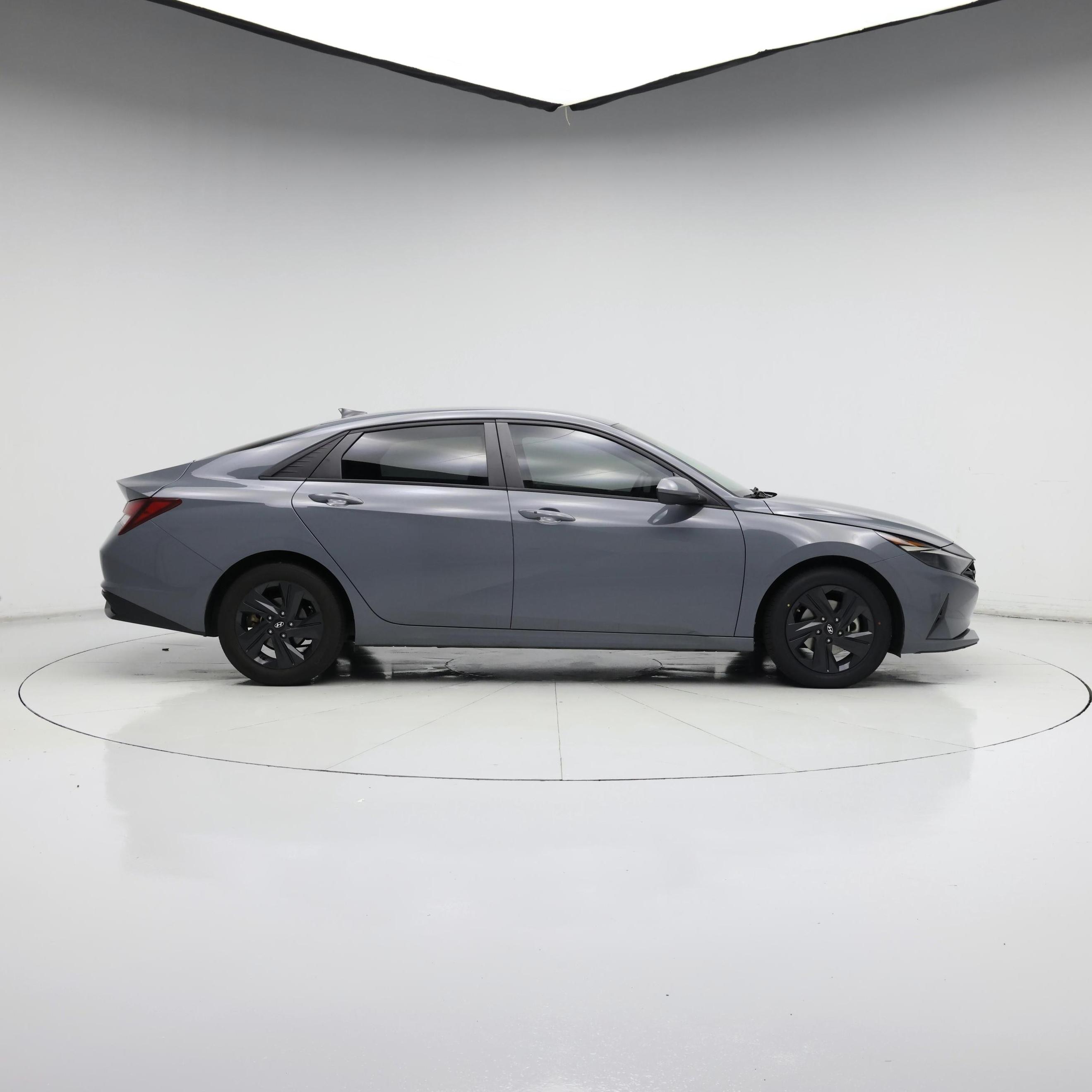 Thumbnail: 2022 Hyundai Elantra - 7