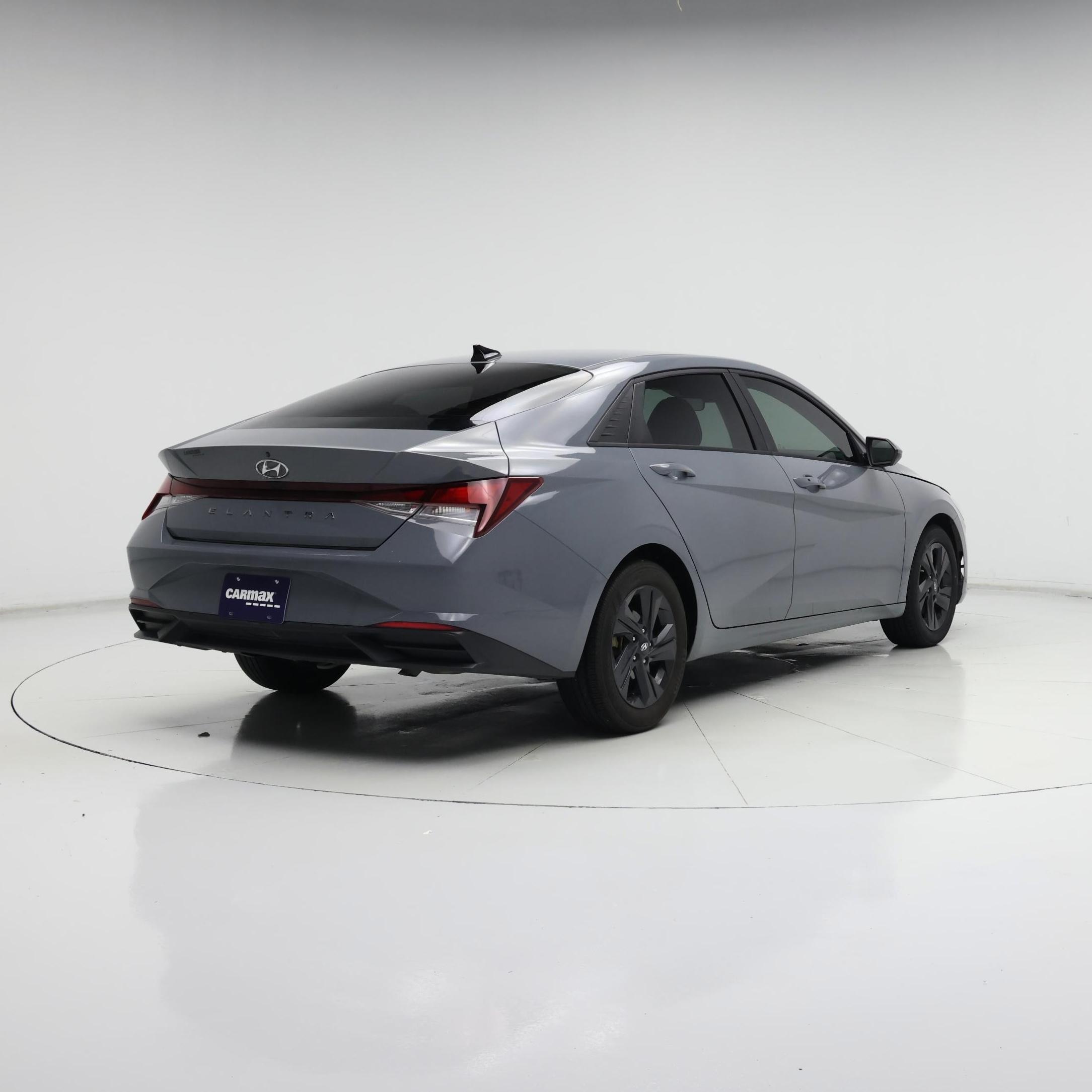 Thumbnail: 2022 Hyundai Elantra - 8