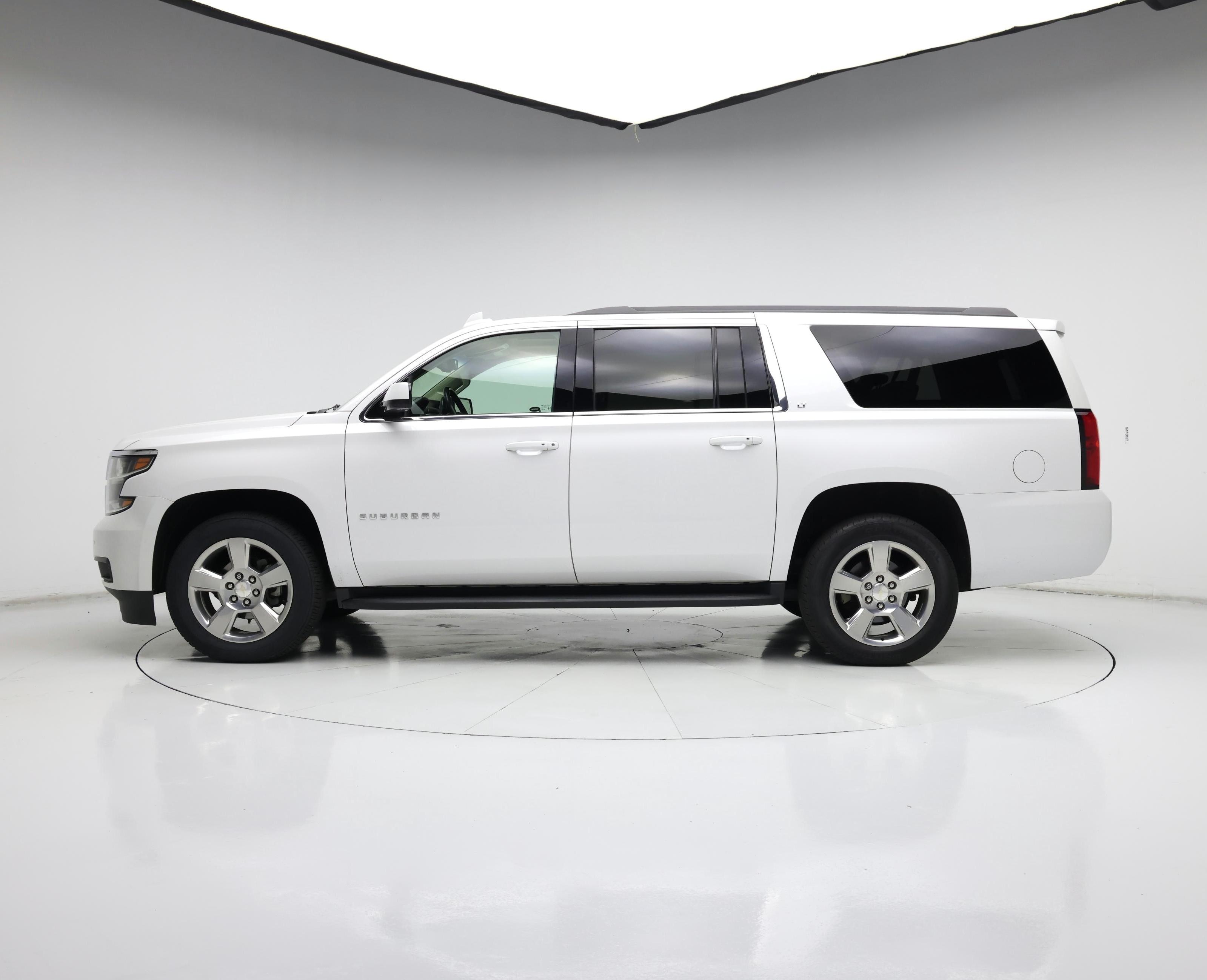 Thumbnail: 2019 Chevrolet Suburban - 3
