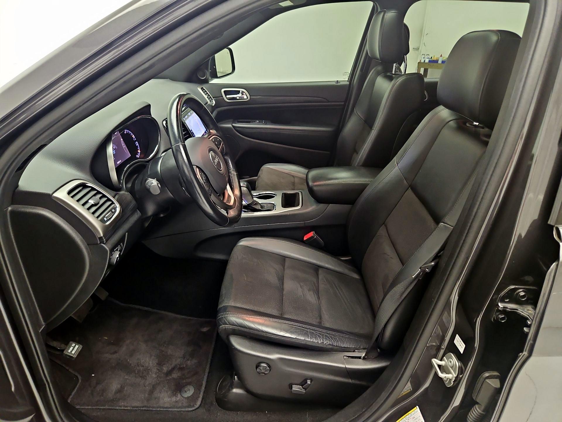 Thumbnail: 2020 Jeep Grand Cherokee - 11