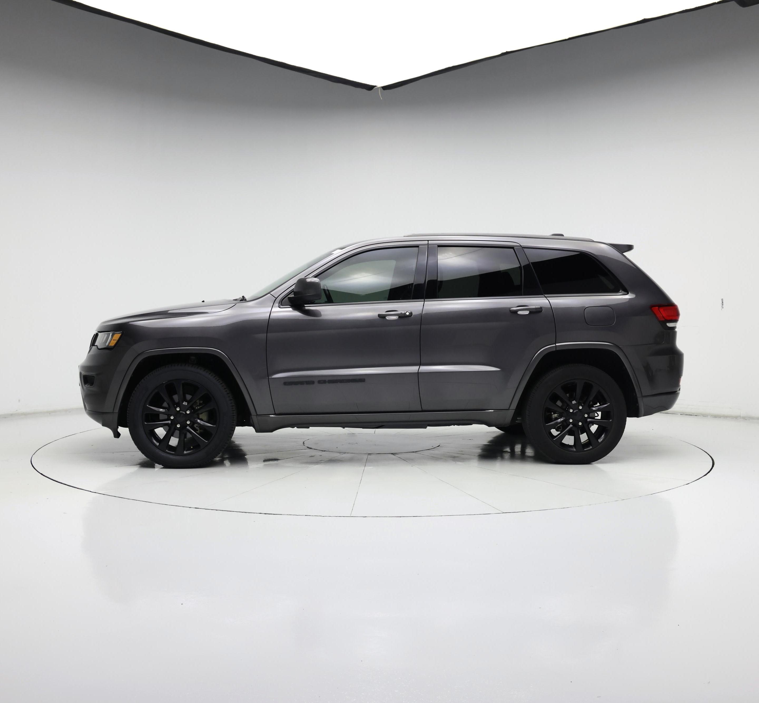 Thumbnail: 2020 Jeep Grand Cherokee - 3