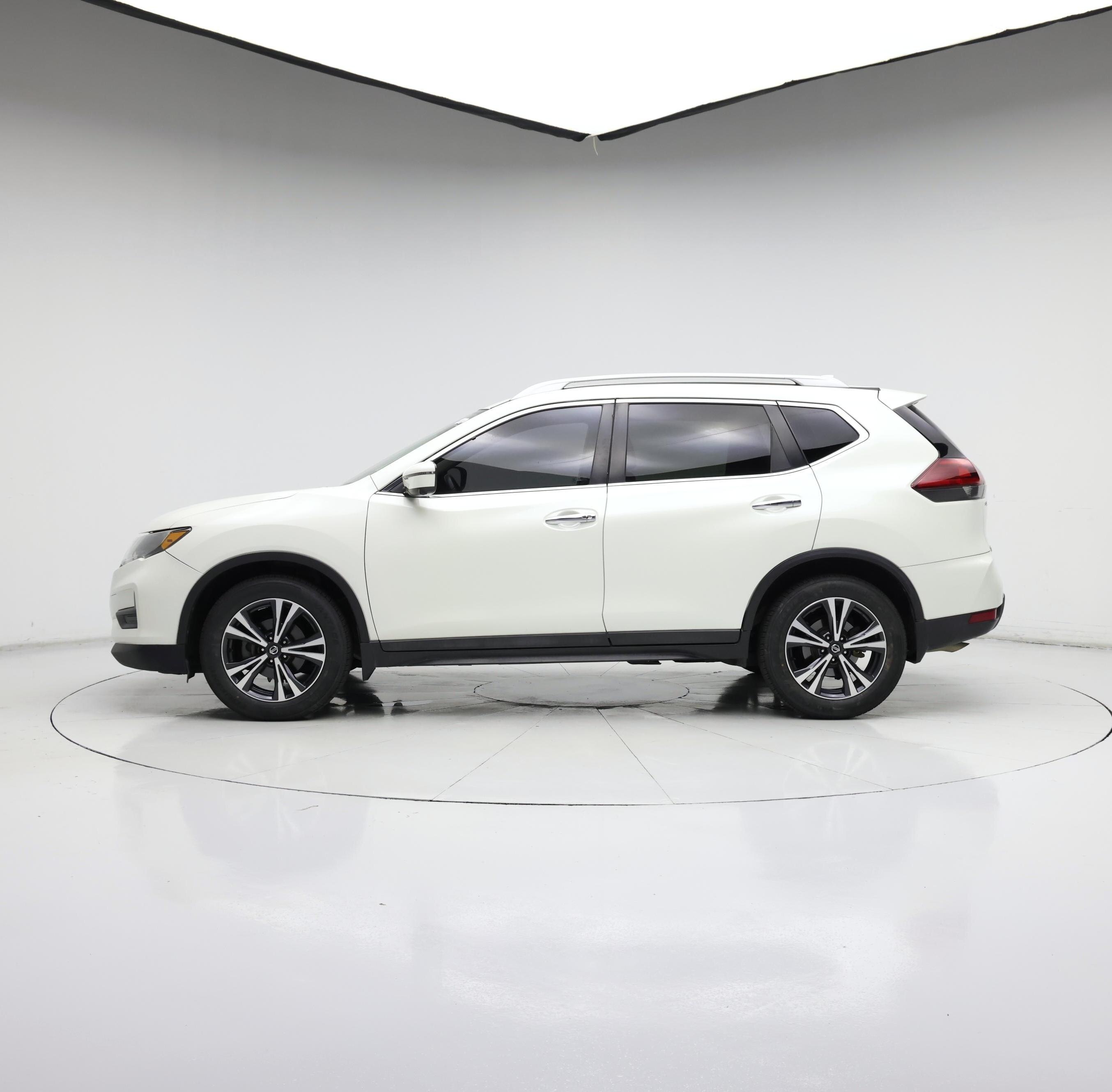 Thumbnail: 2020 Nissan Rogue - 3