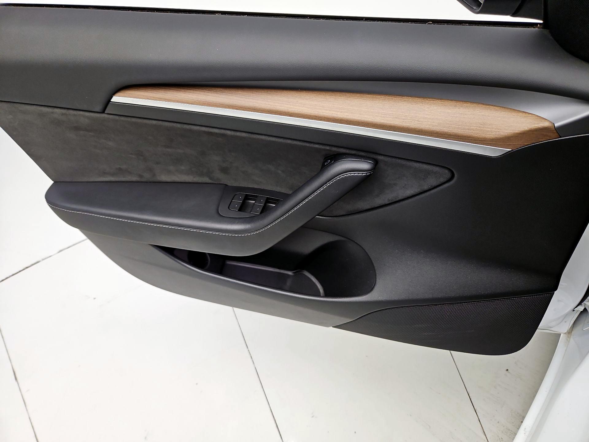 Thumbnail: 2023 Tesla Model 3 - 12